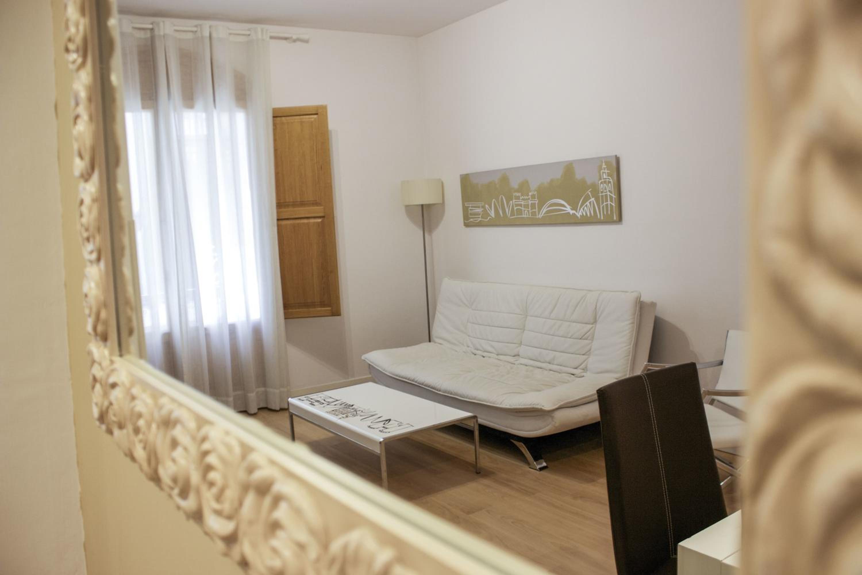 Two-Bedroom Apartment with Balcony - Photo 17