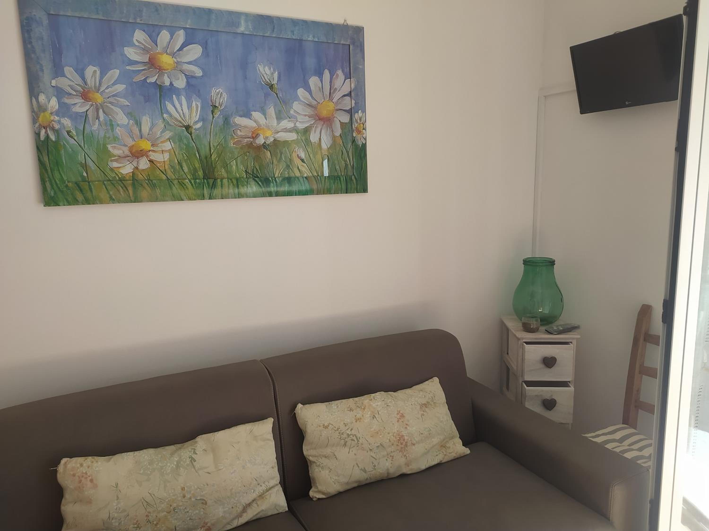 One-Bedroom Apartment - Photo 31
