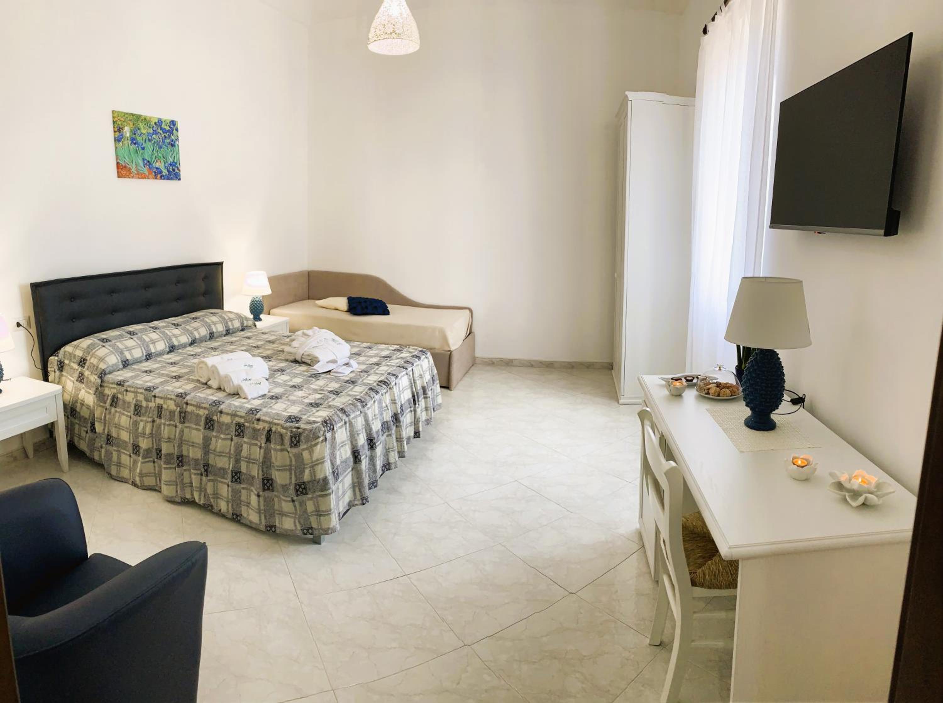 Superior Triple Room - Photo 11