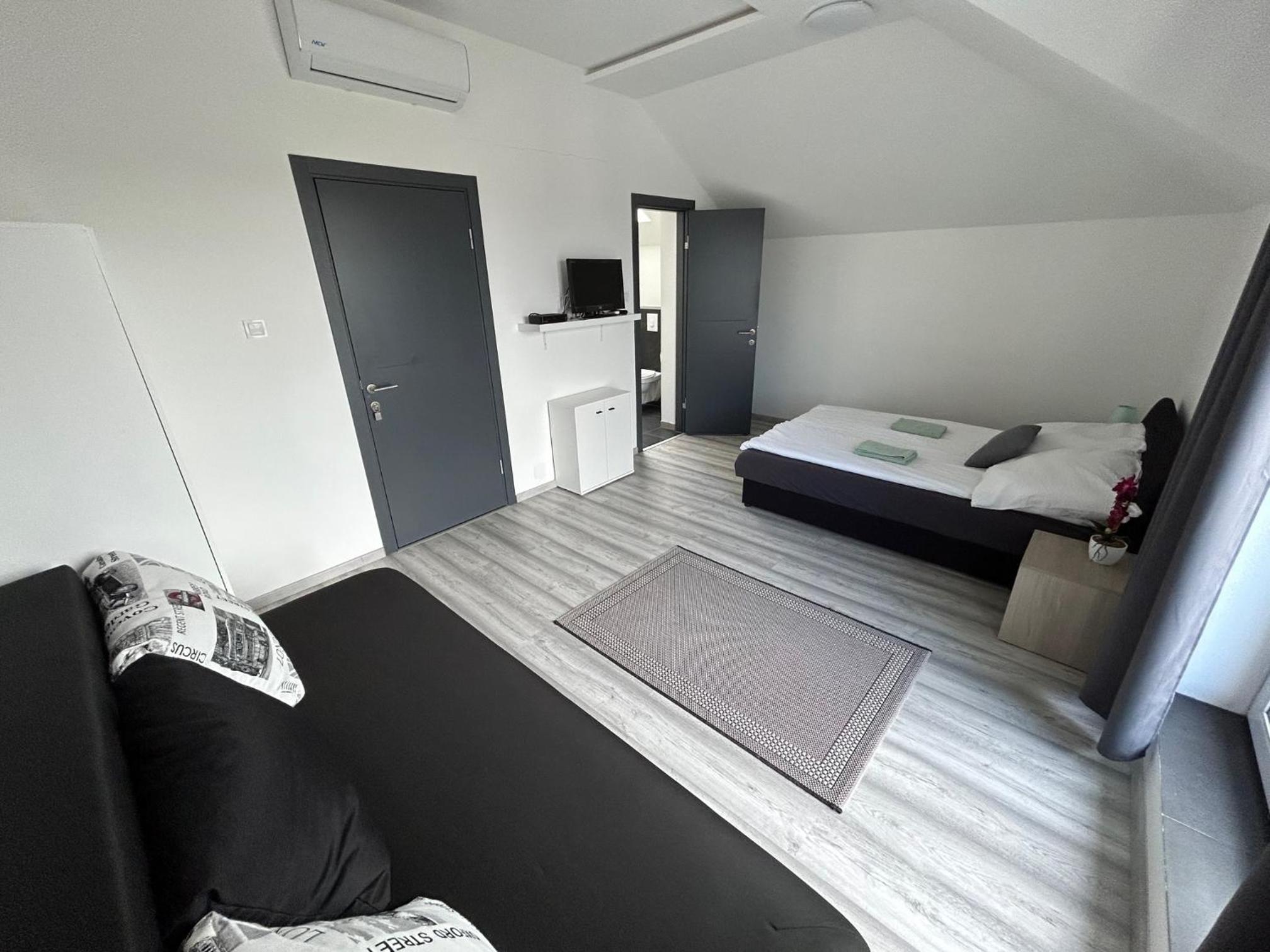 Apartment - Photo 10