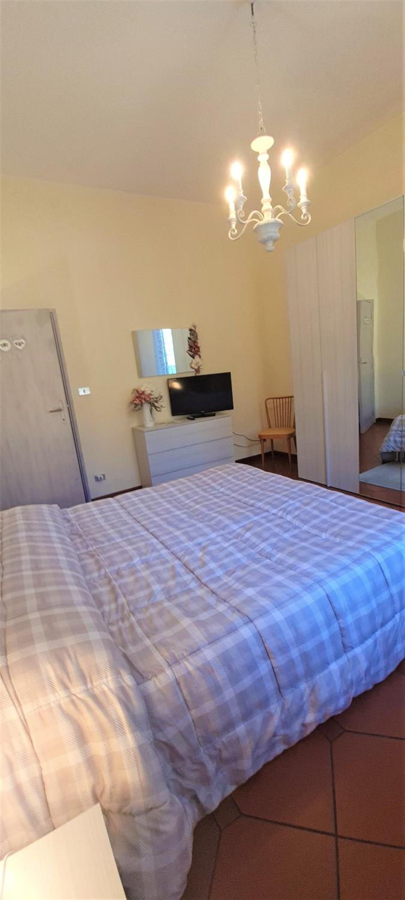 Double Room with Private External Bathroom - Photo 2