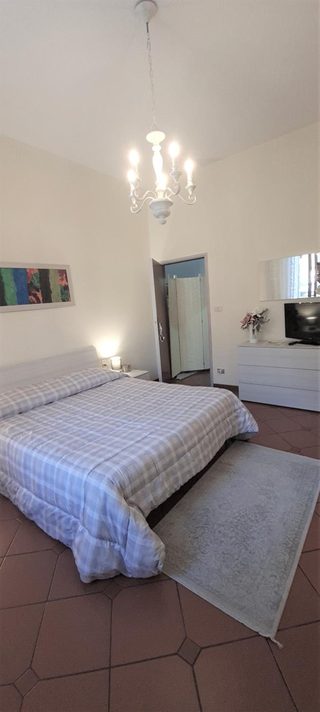 Double Room with Private External Bathroom - Photo 5