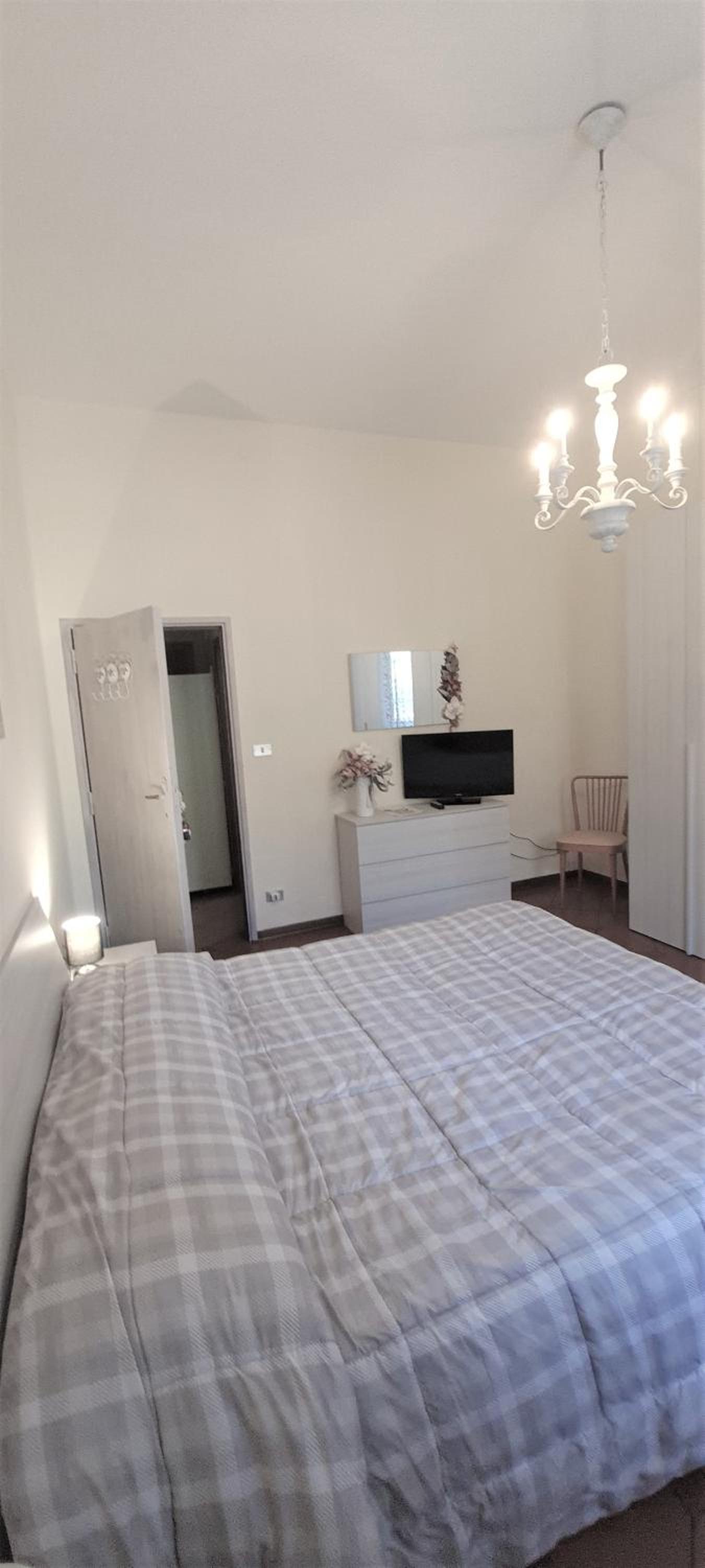 Double Room with Private External Bathroom - Photo 1