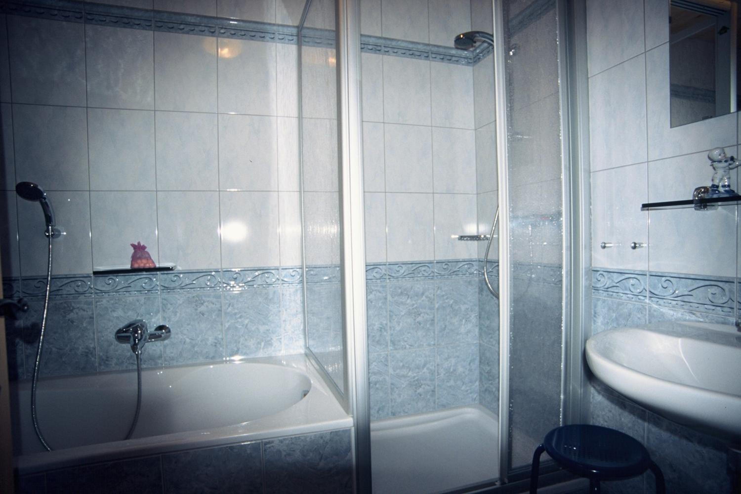 Two-Bedroom Apartment with Balcony - Photo 37