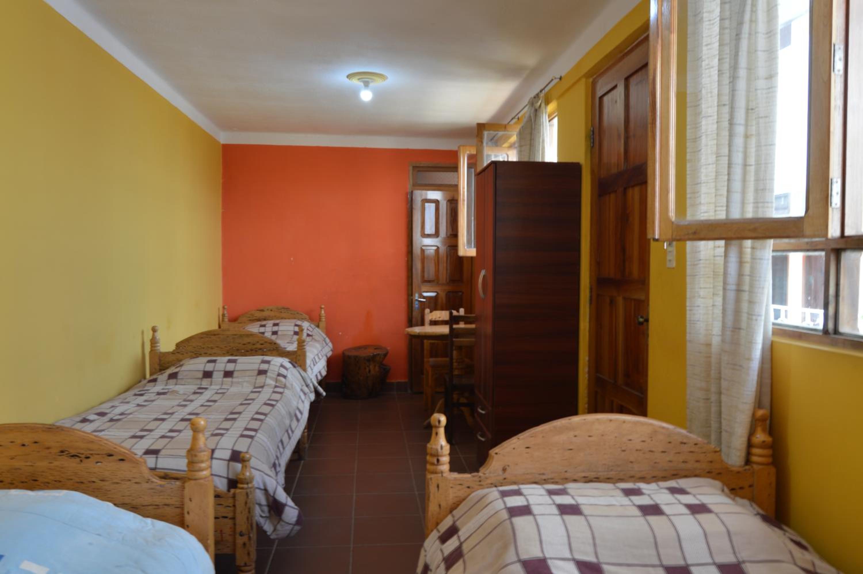 Quadruple Room with Private Bathroom photo 3