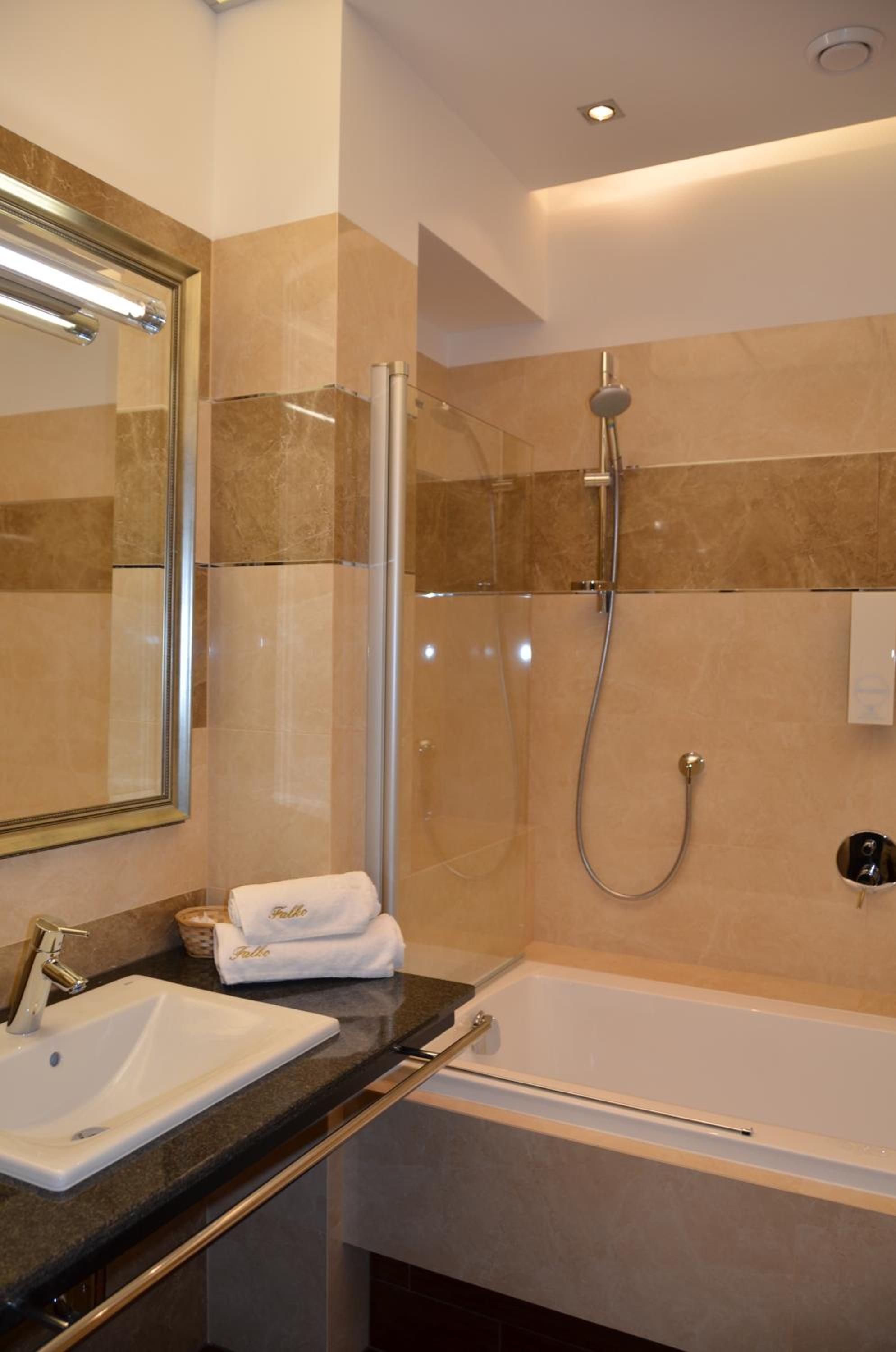 Double or Twin Room photo 3