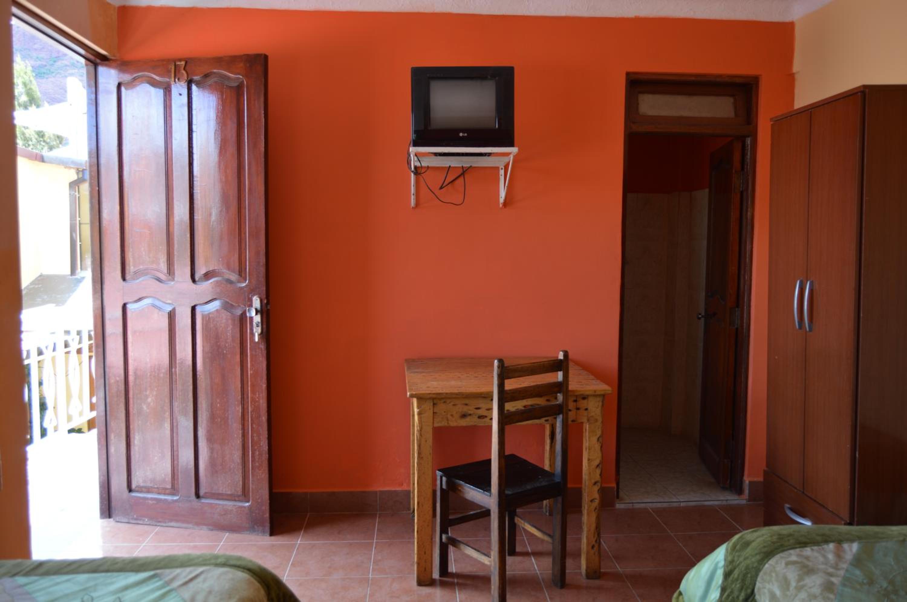 Twin Room with Private Bathroom photo 2