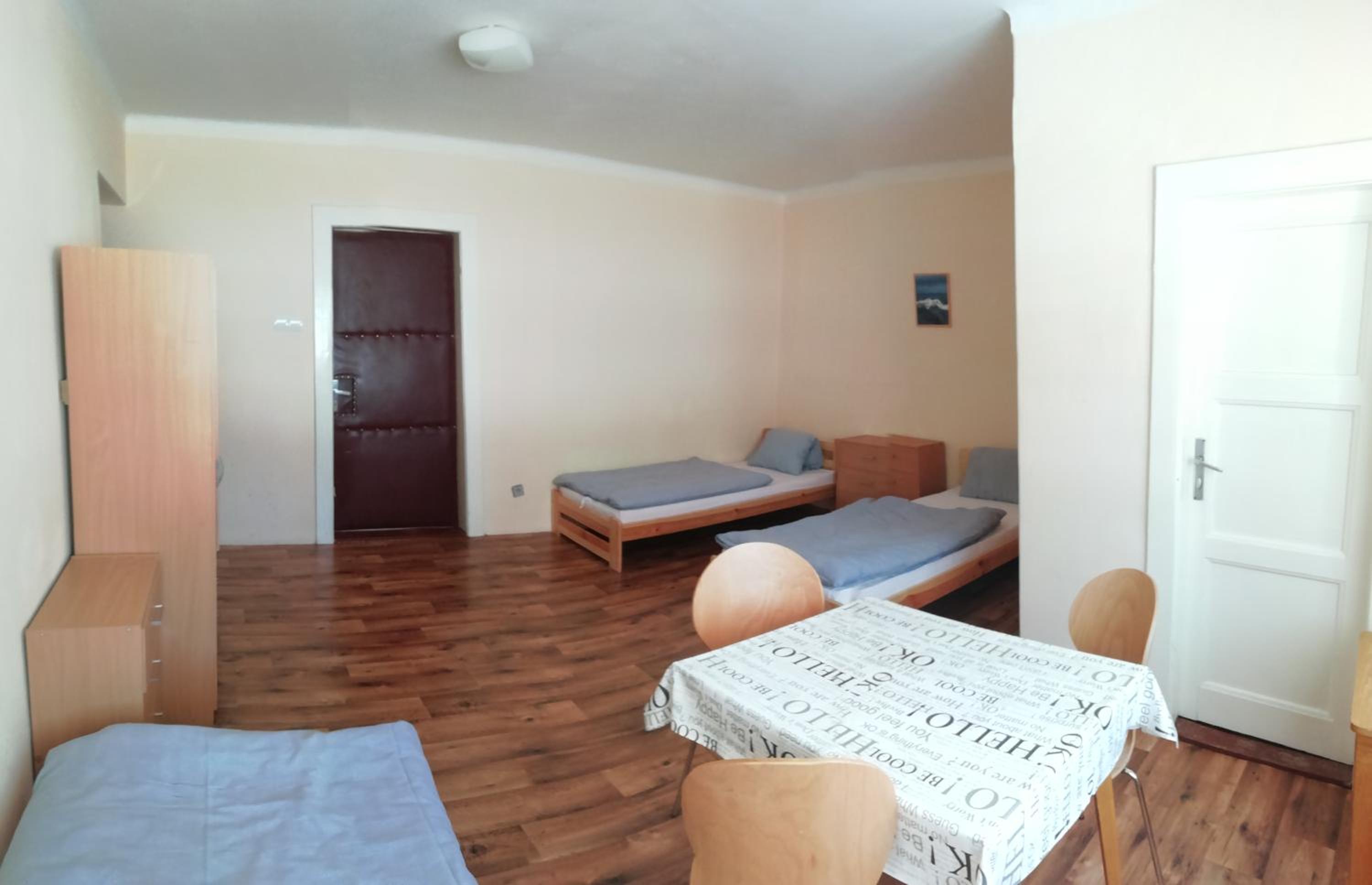Two-Bedroom Studio with Shared bathroom (6 Adults) photo 3