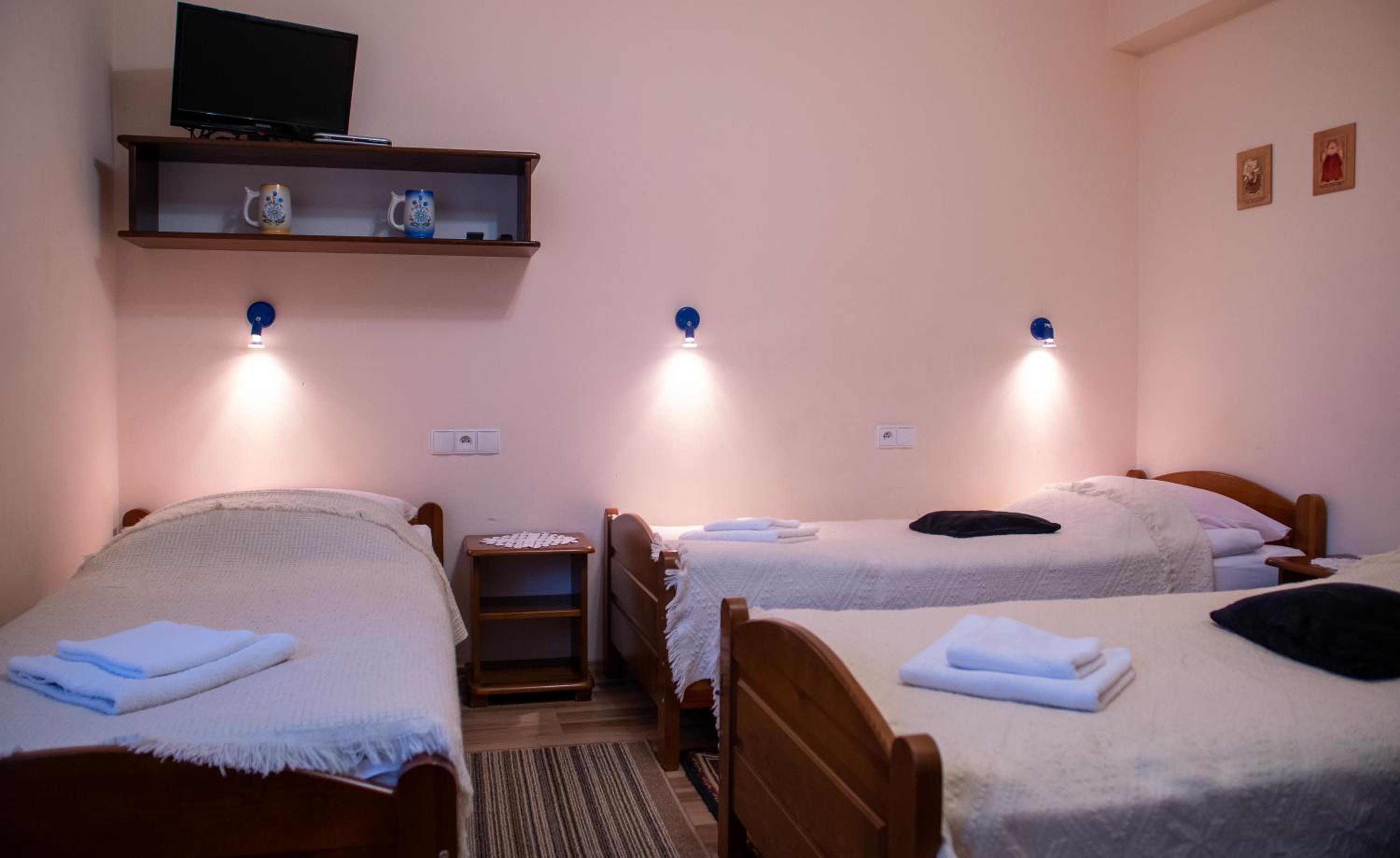 Triple Room - Photo 8
