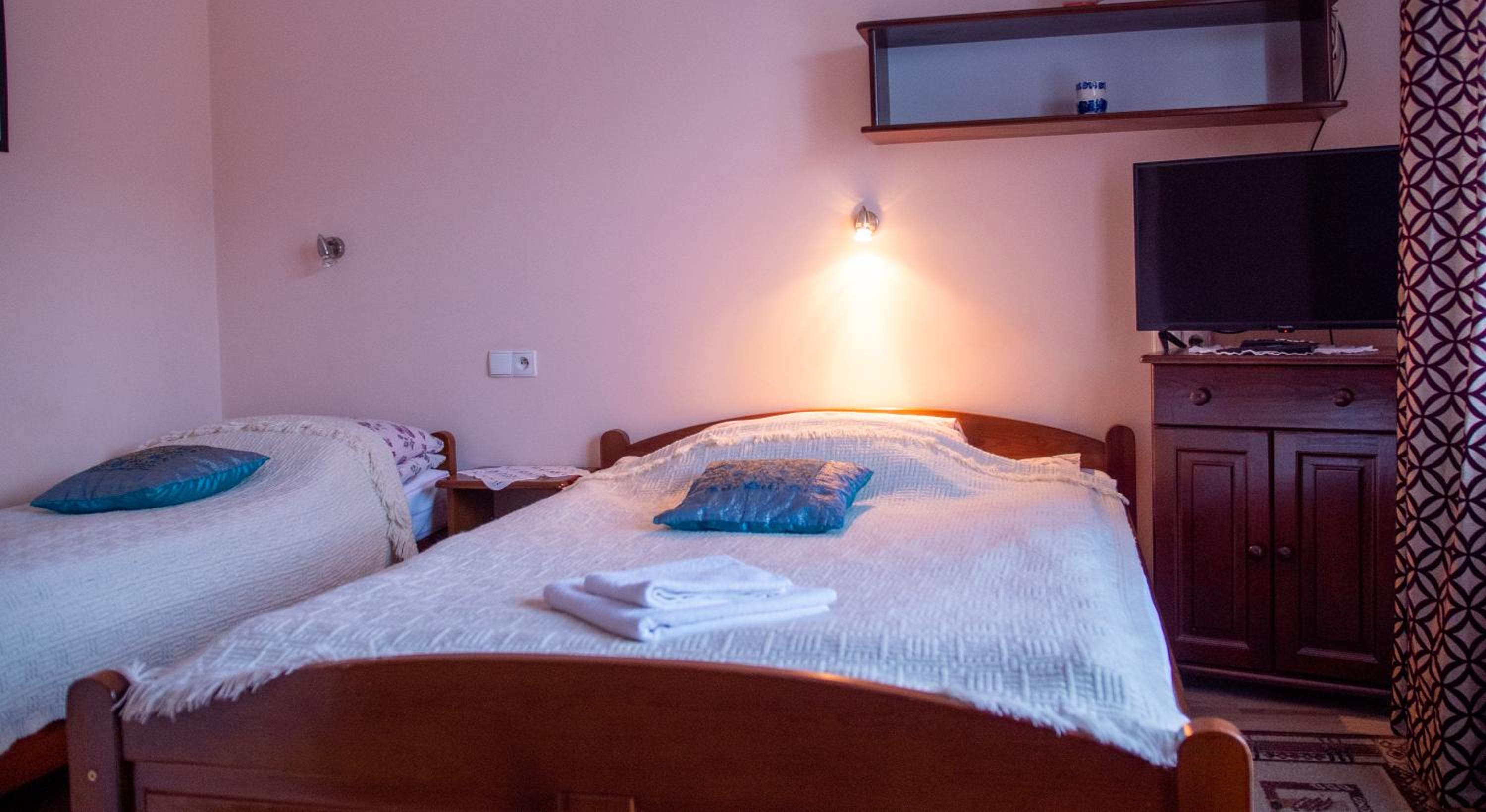 Double or Twin Room - Photo 10