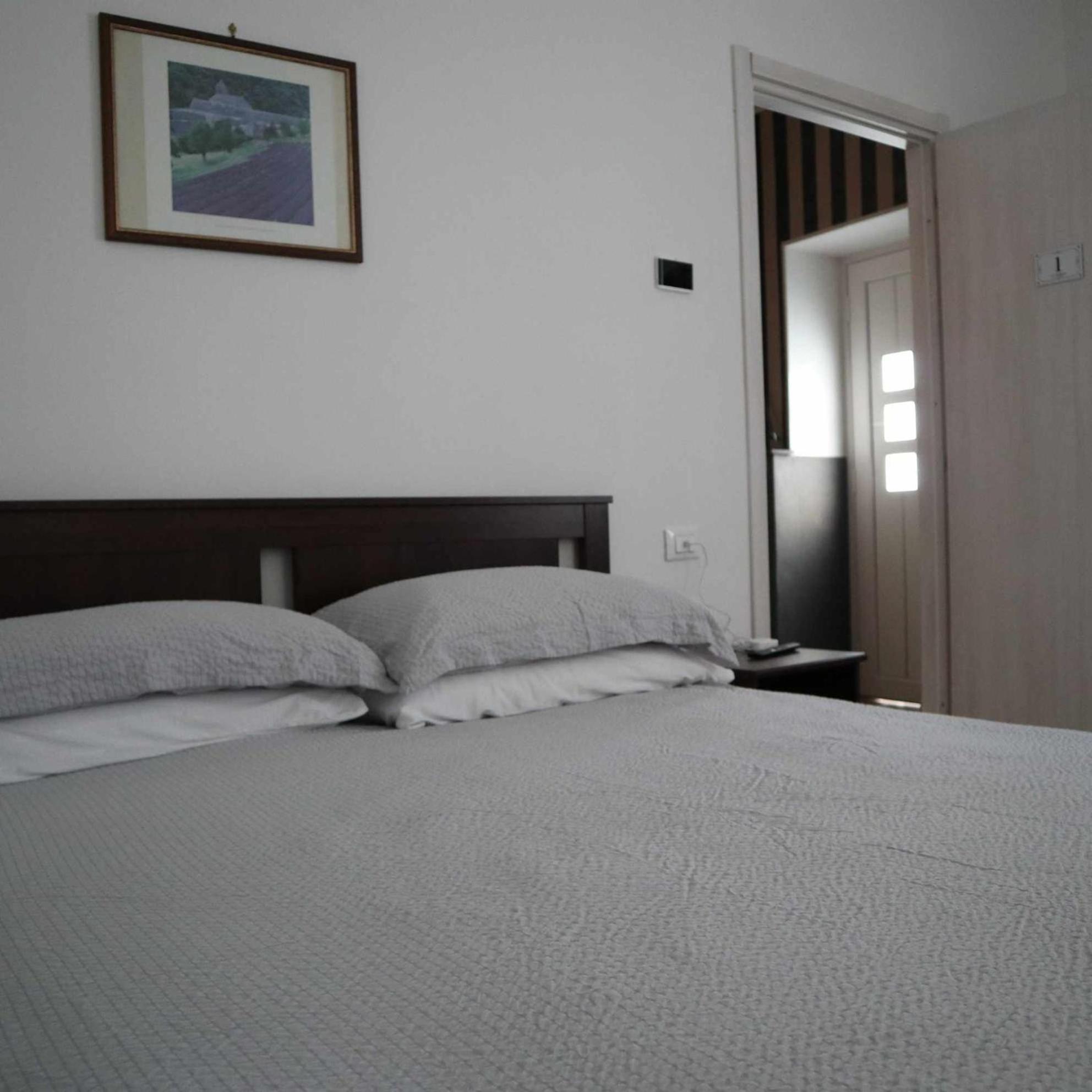 Double Room - Photo 9