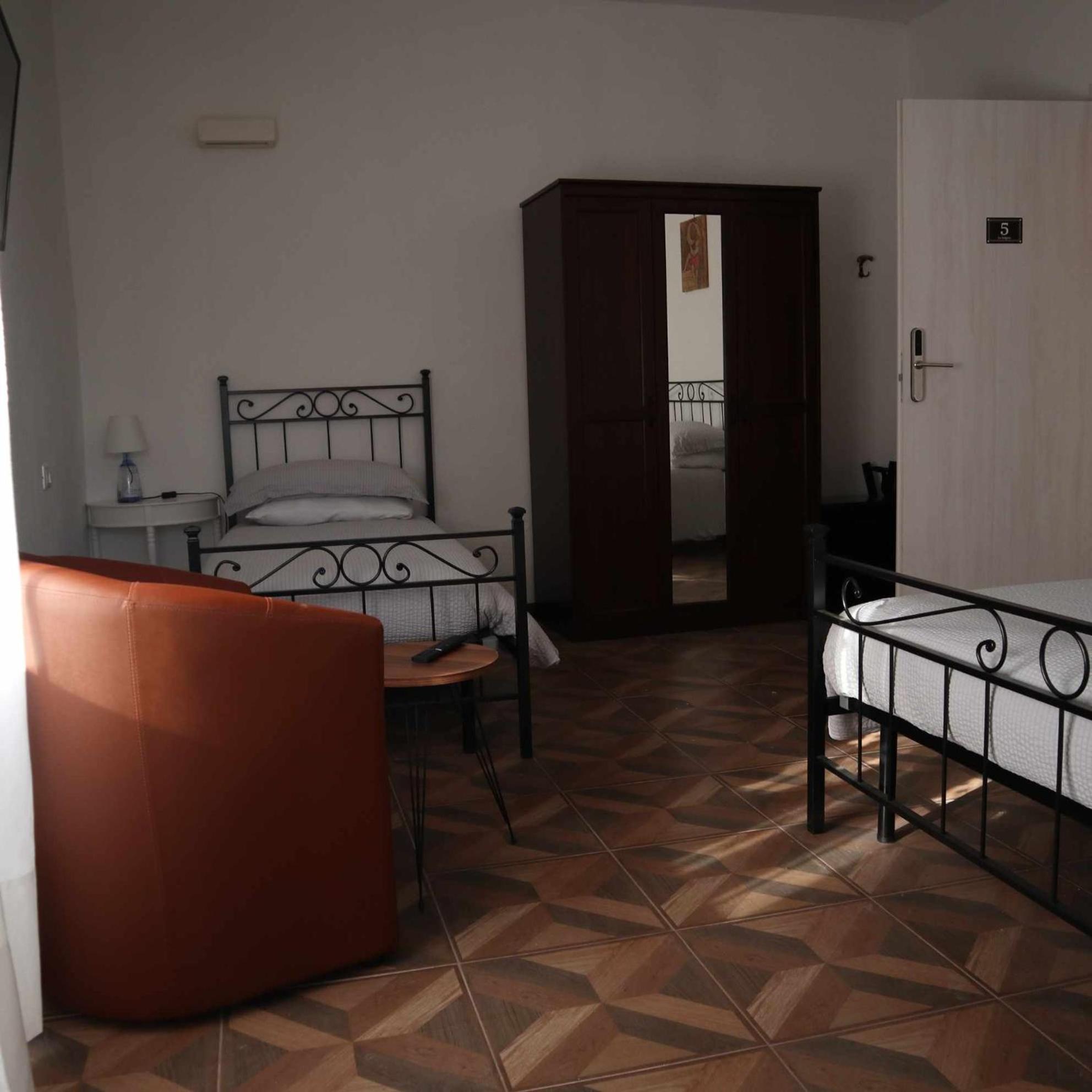Deluxe Double Room - Photo 3