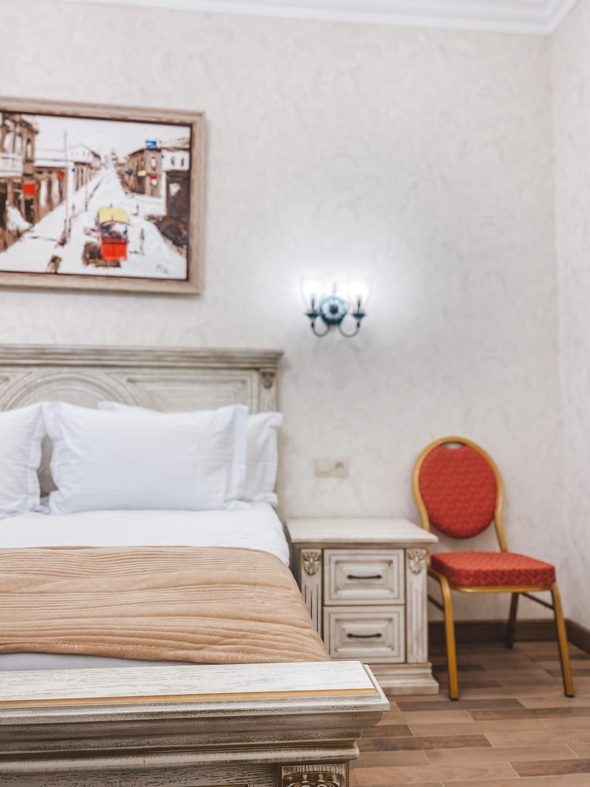 Deluxe Double Room (2 Adults + 1 Child)