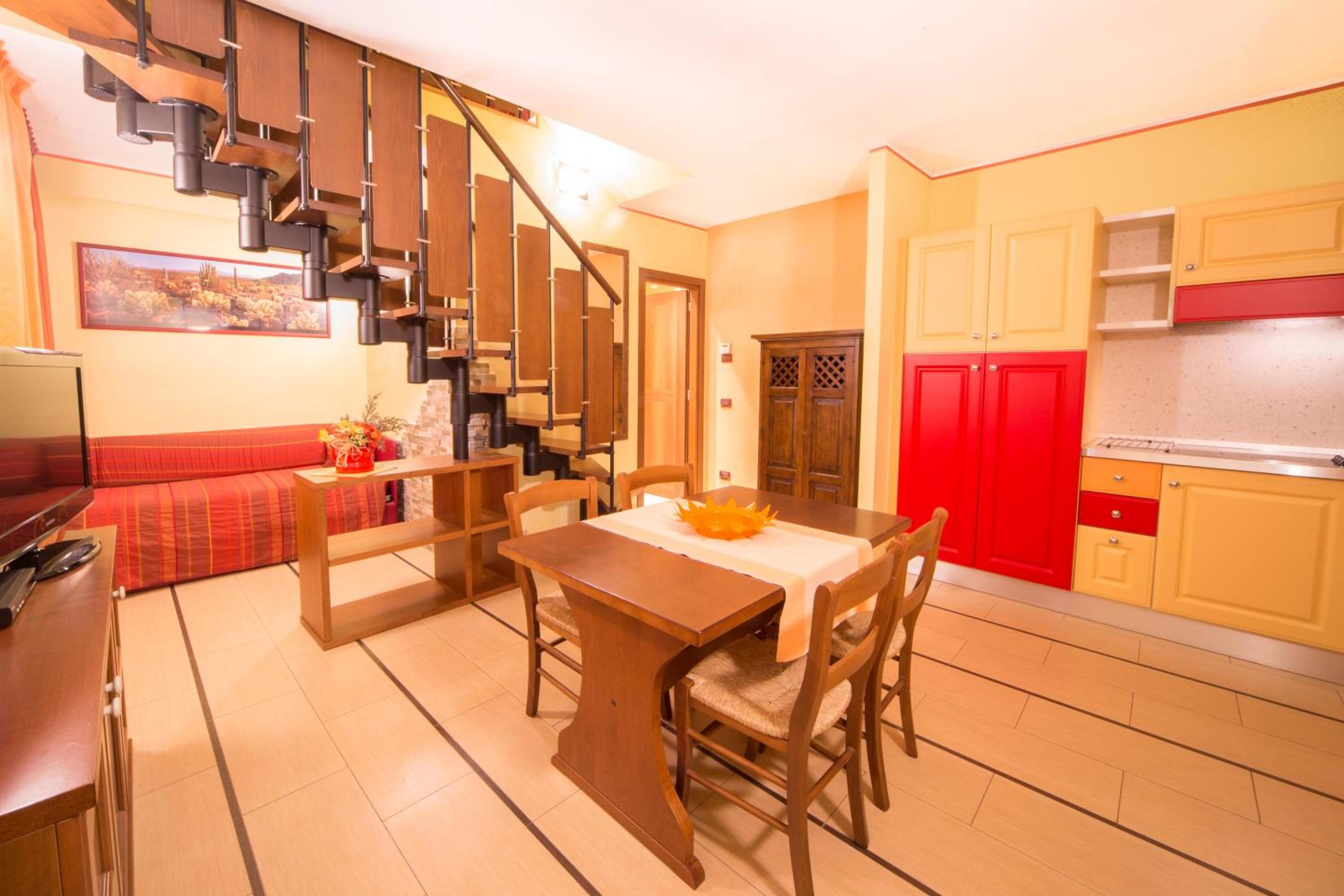 One-Bedroom Apartment with Terrace - Split Level photo 3