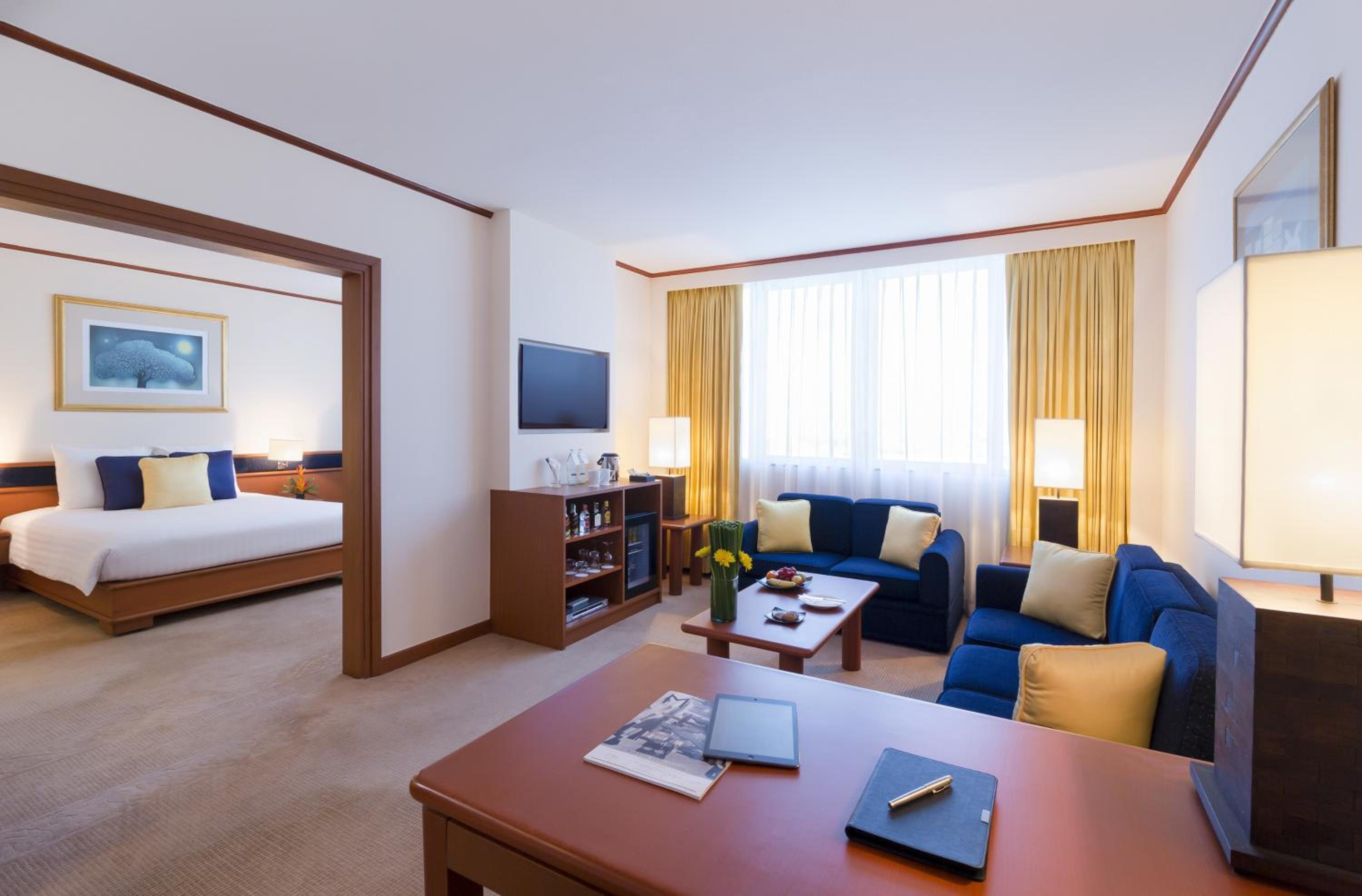 One-Bedroom Suite - Photo 4