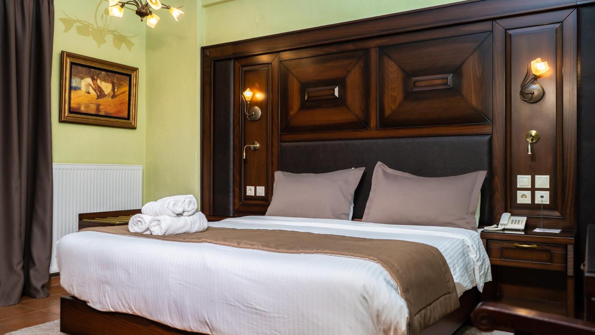 Double/Twin Room with Meteora View photo 3