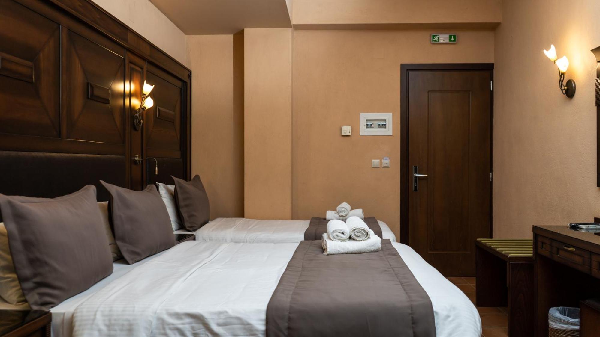 Triple Room with Forest and Mountain View photo 3