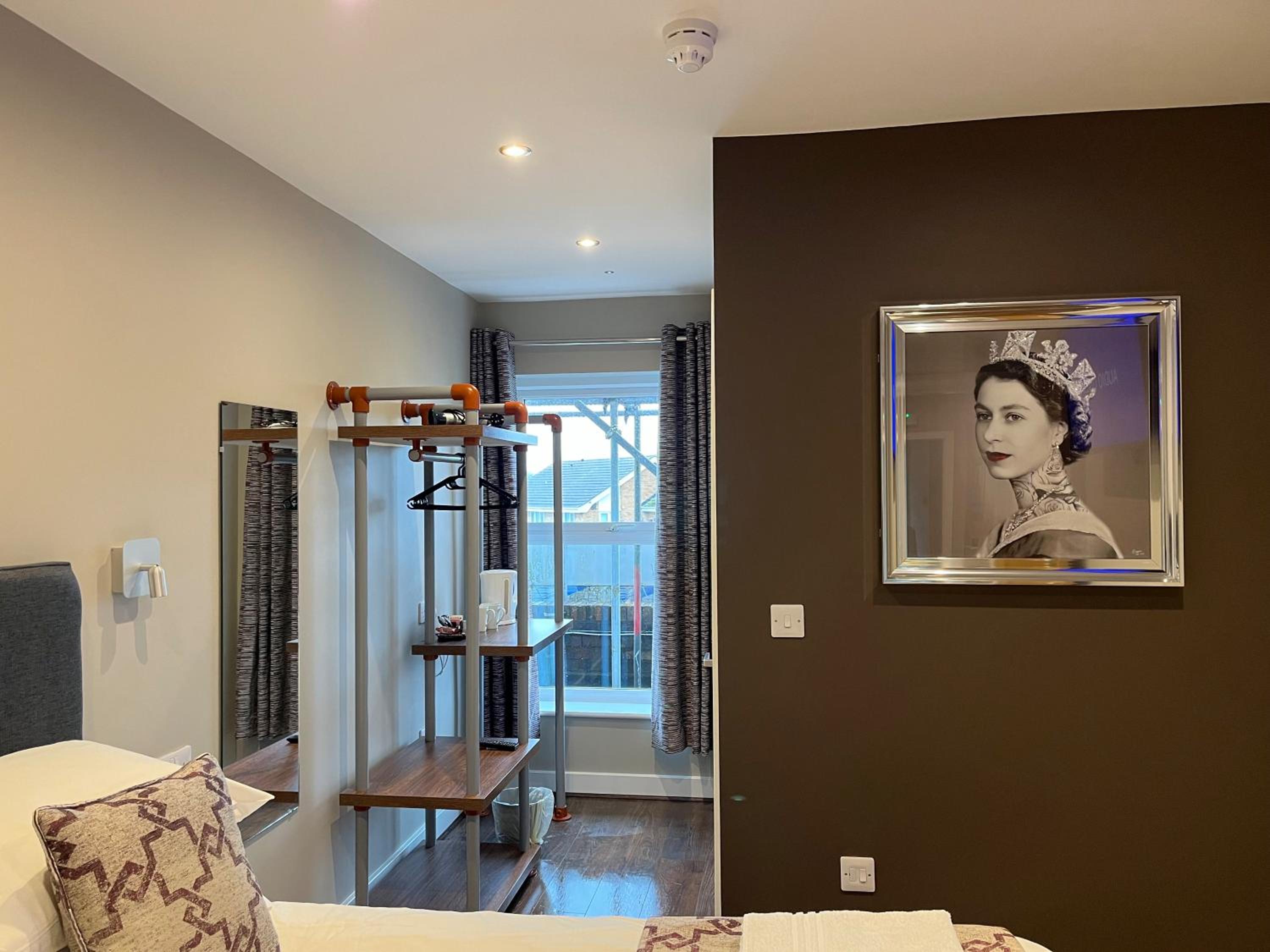 Deluxe Double Room - Photo 11