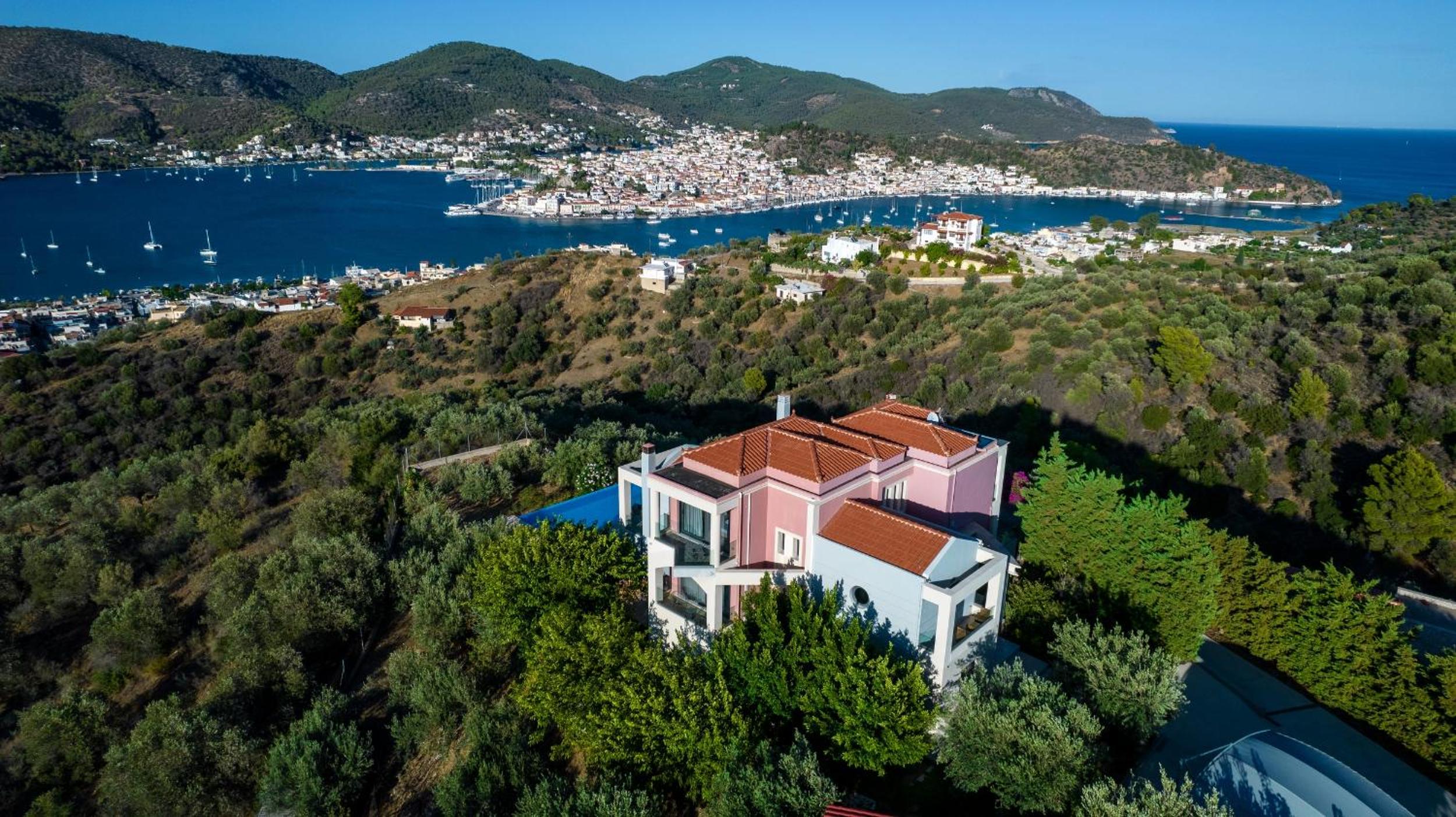 Villa photo 3