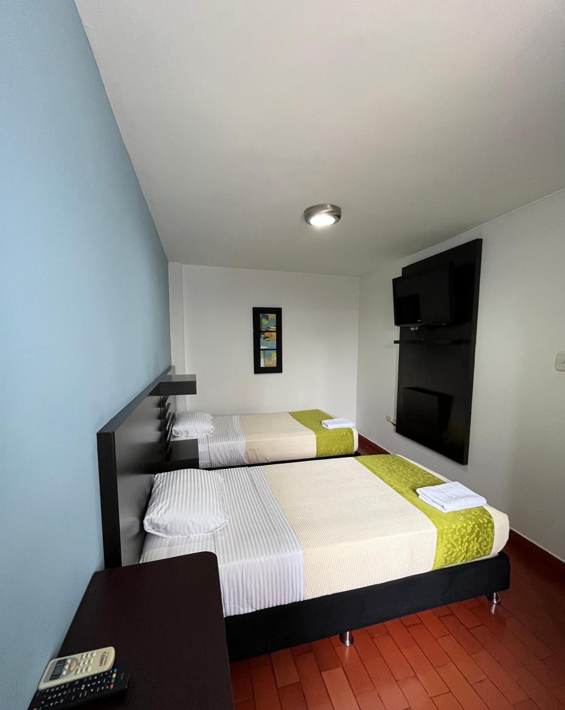 Superior Quadruple Room photo 3