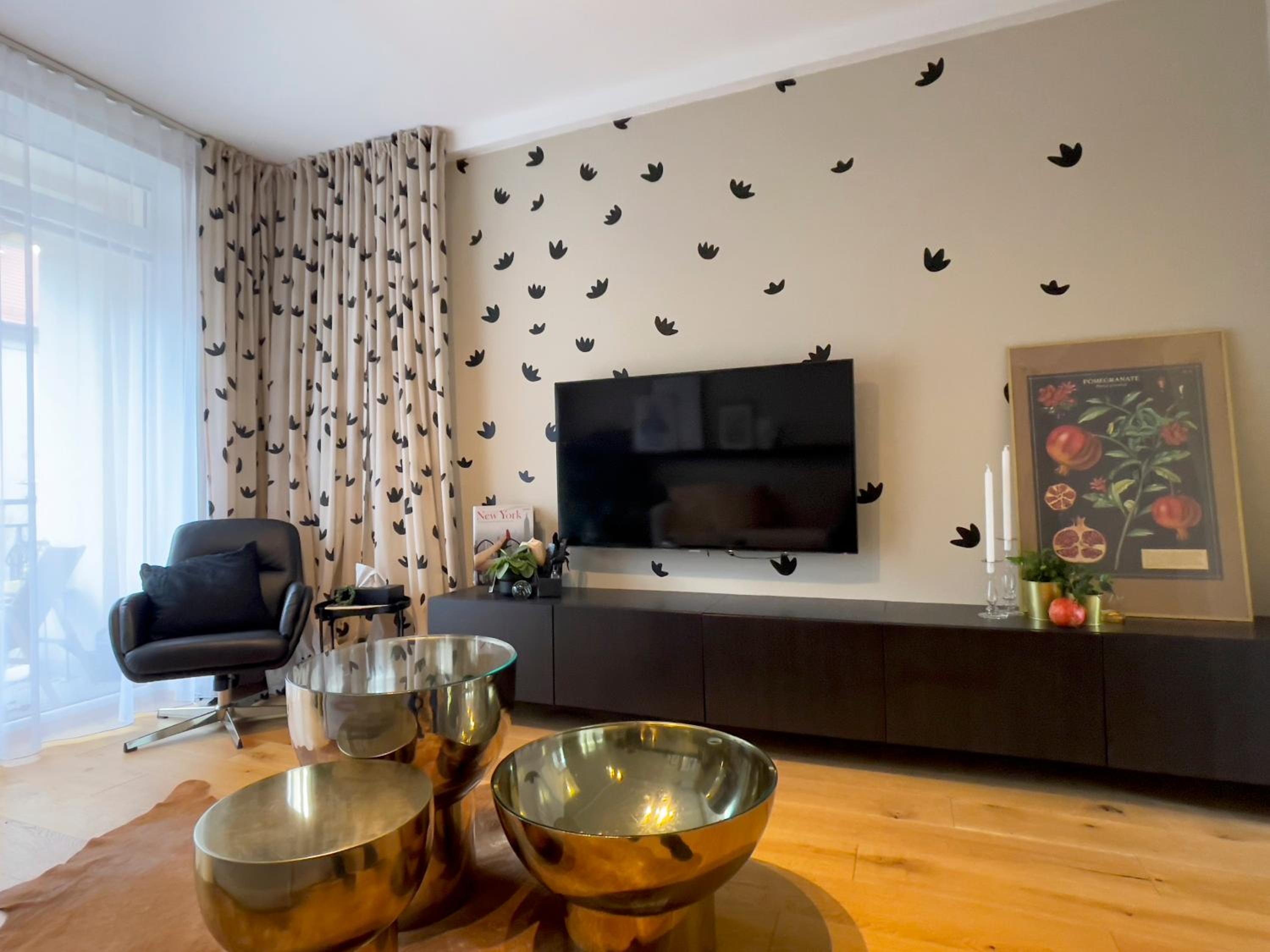 Apartment with Balcony photo 1