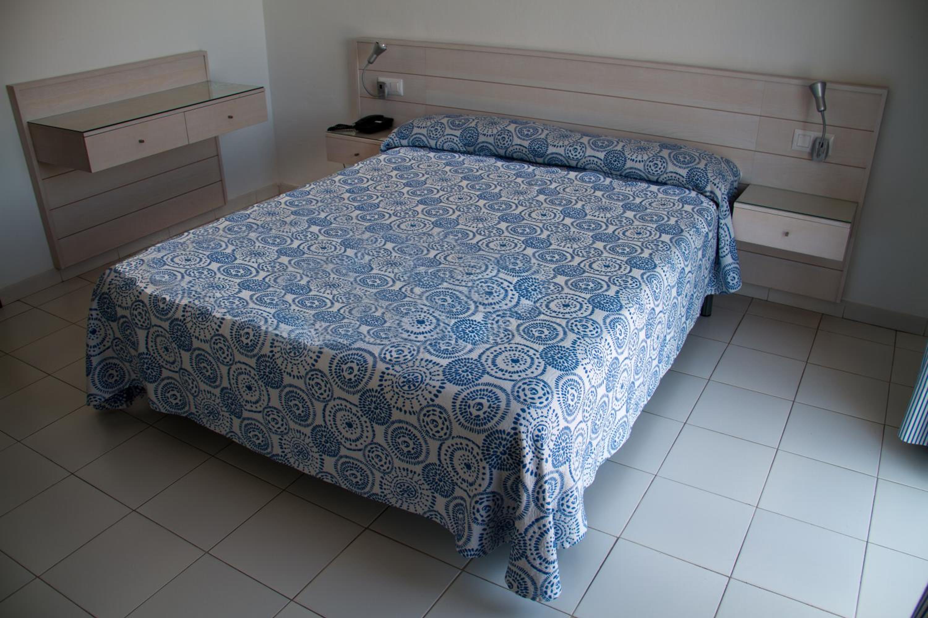 Double or Twin Room - Photo 2
