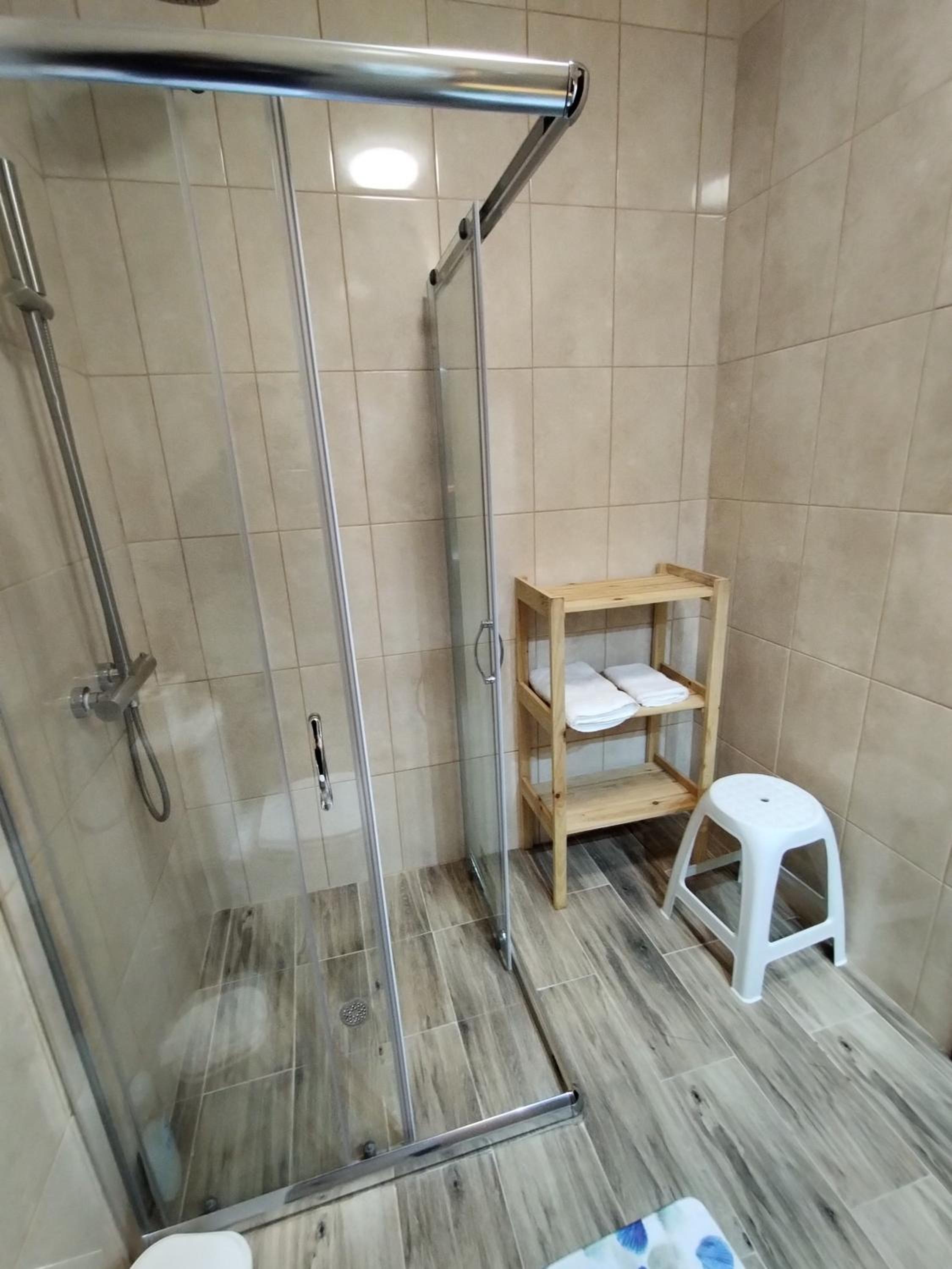 Superior One-Bedroom Apartment - Photo 9