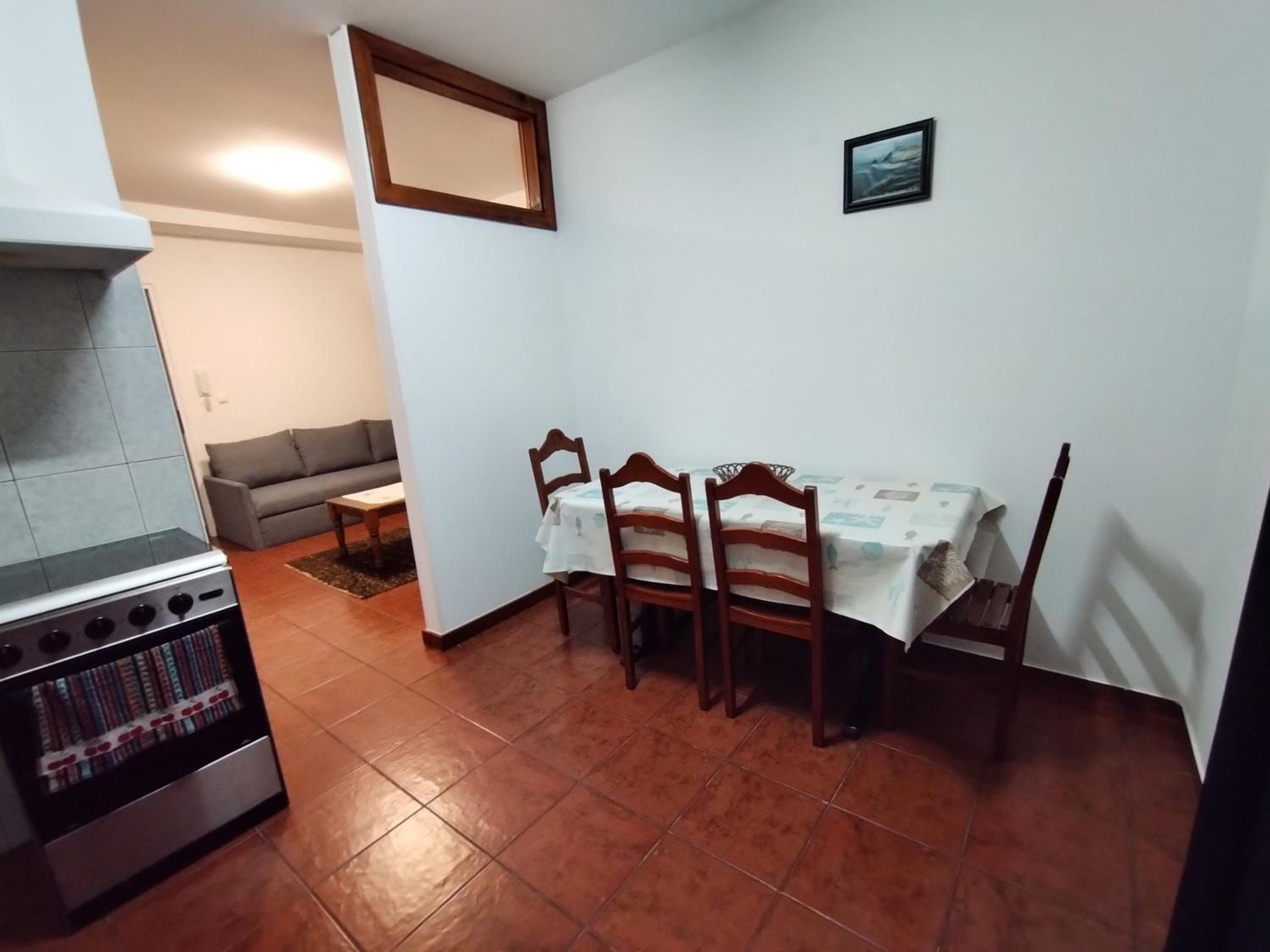 Superior One-Bedroom Apartment - Photo 13