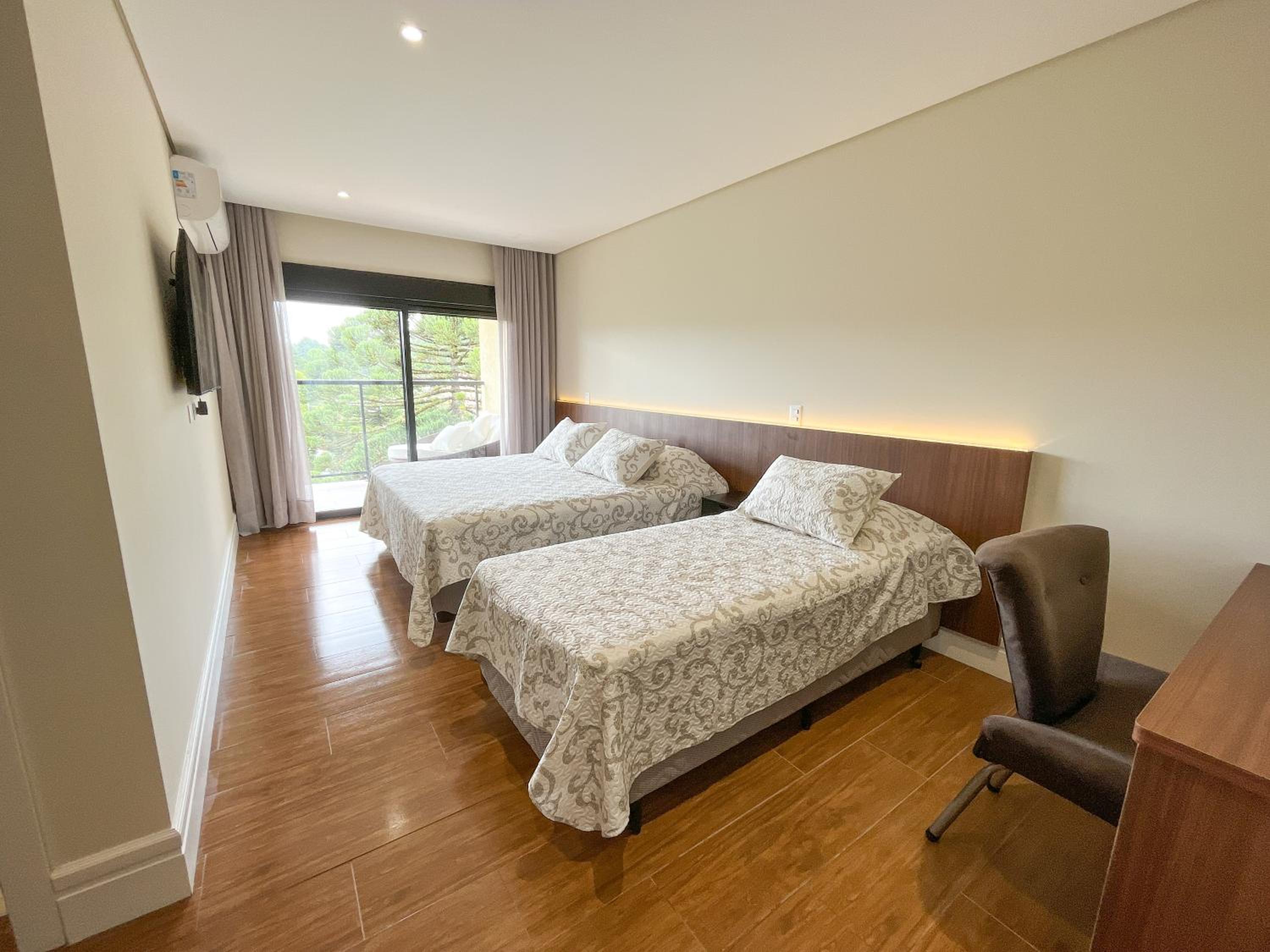 Deluxe Double Room with Balcony photo 1