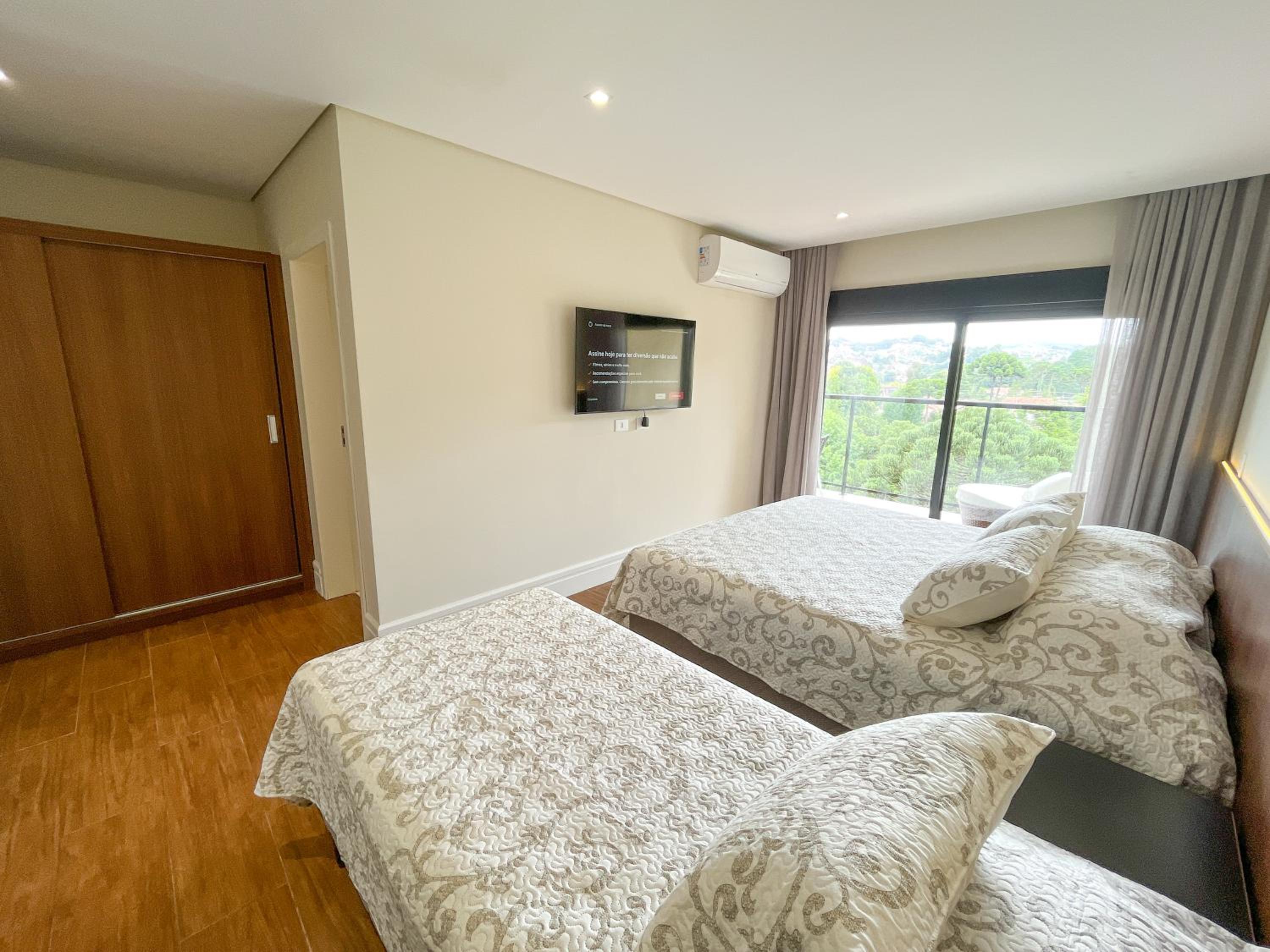 Deluxe Double Room with Balcony photo 3