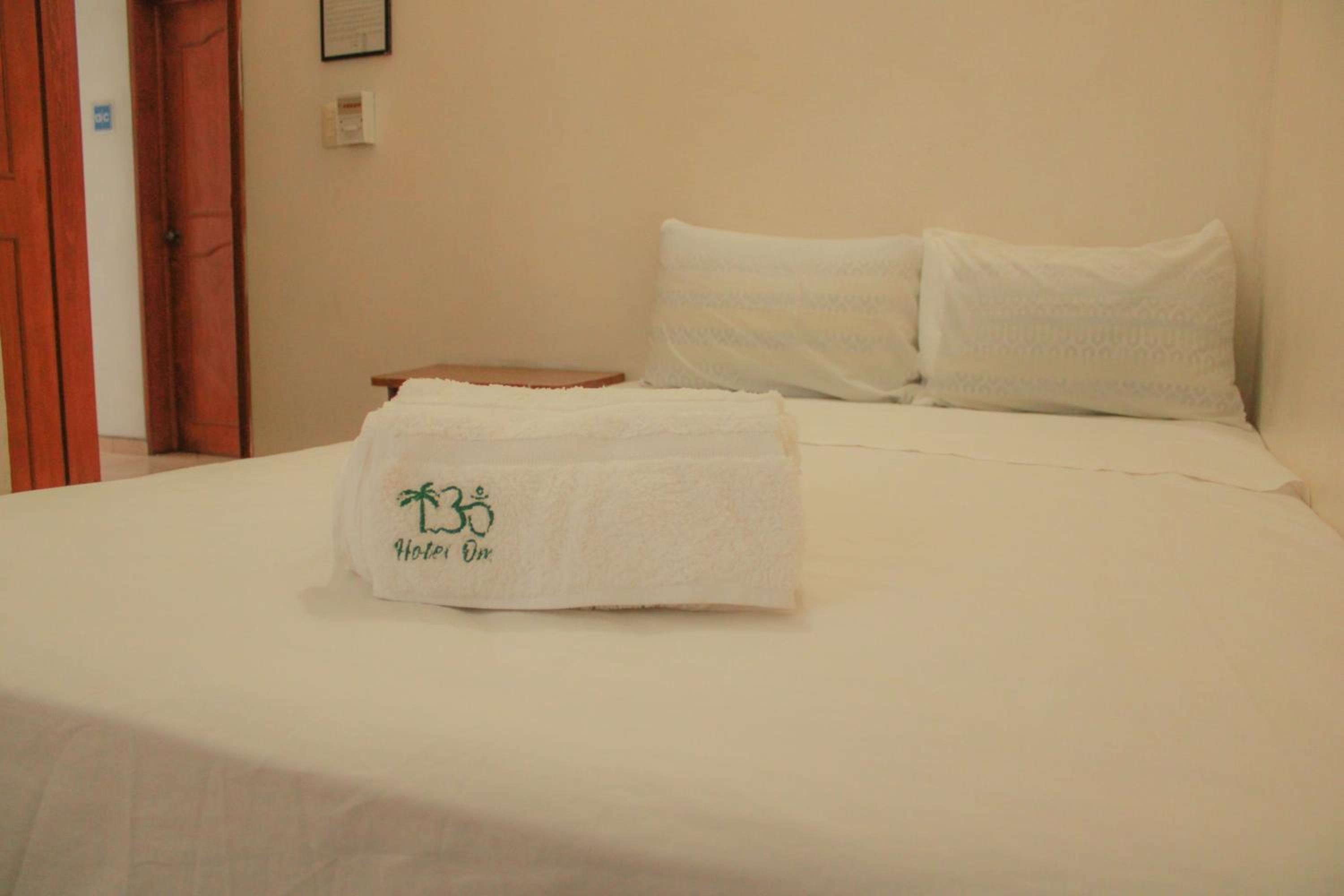 Standard Double Room with Fan - Photo 3
