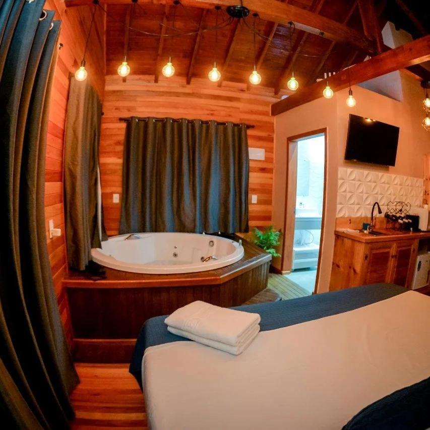 King Suite with Spa Bath photo 1