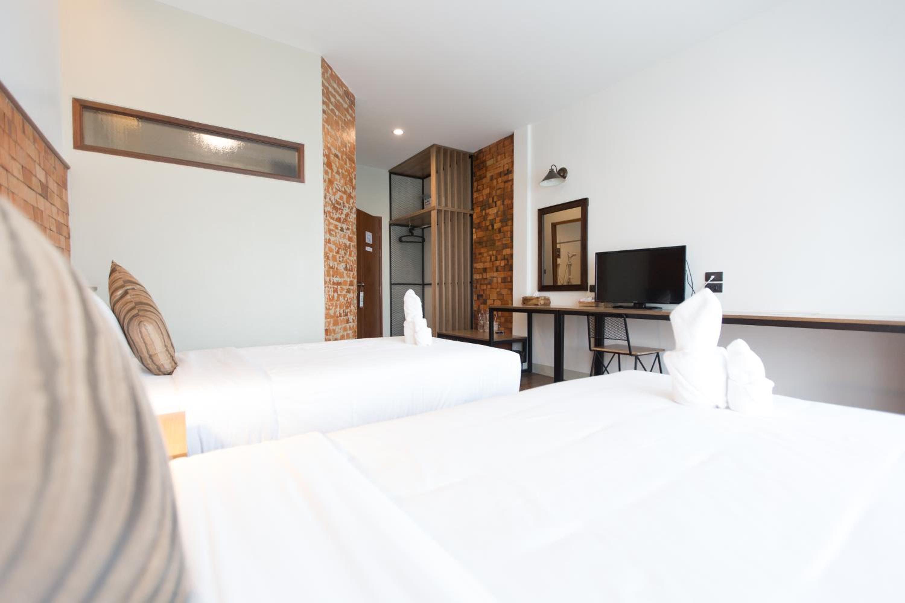 Superior Twin Room with City View