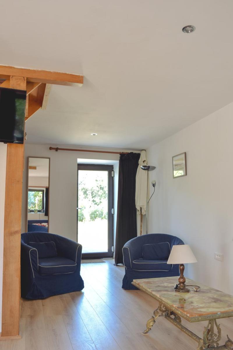Three-Bedroom House - Photo 121