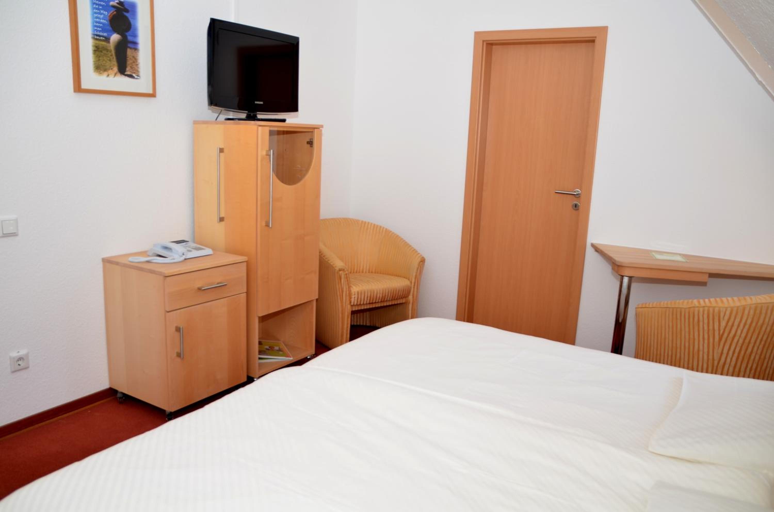 Double Room - Photo 6