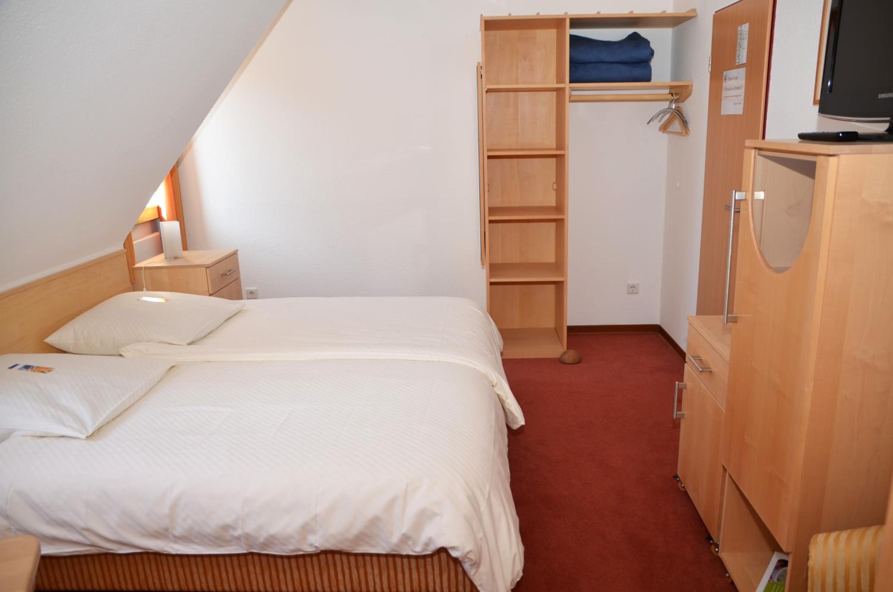 Double Room - Photo 4