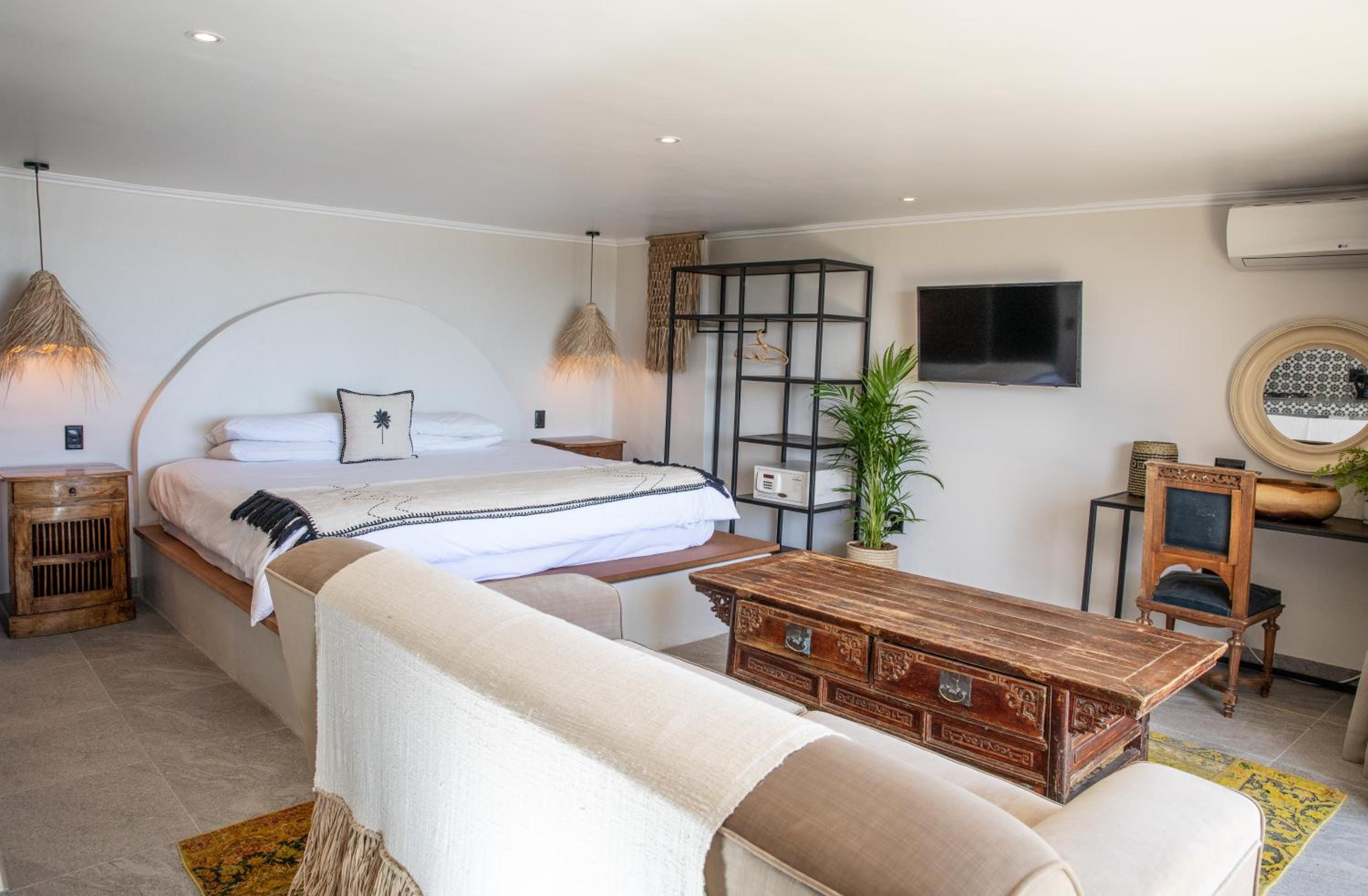 Classic Double Room with Sea View - Photo 11