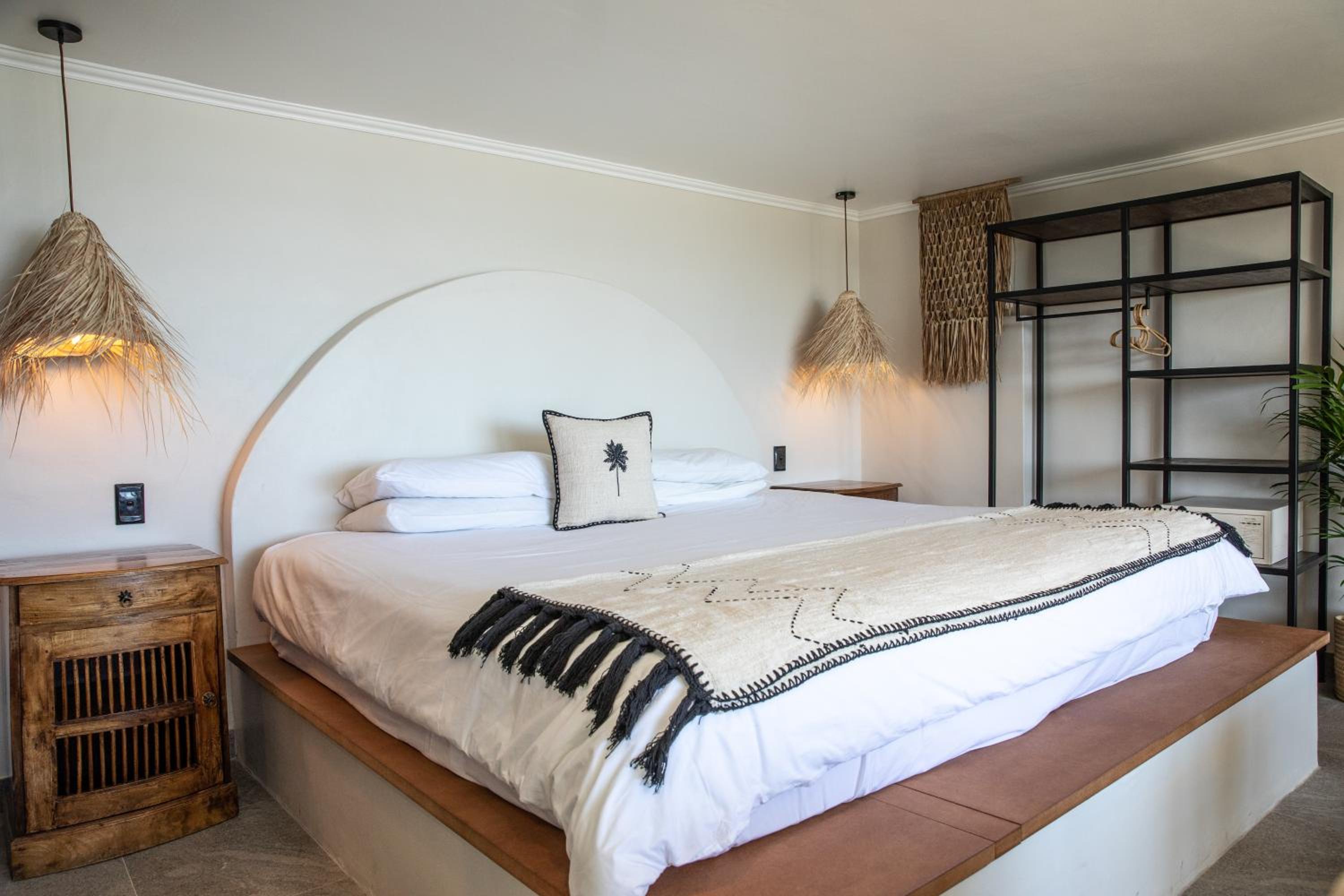 Classic Double Room with Sea View - Photo 19