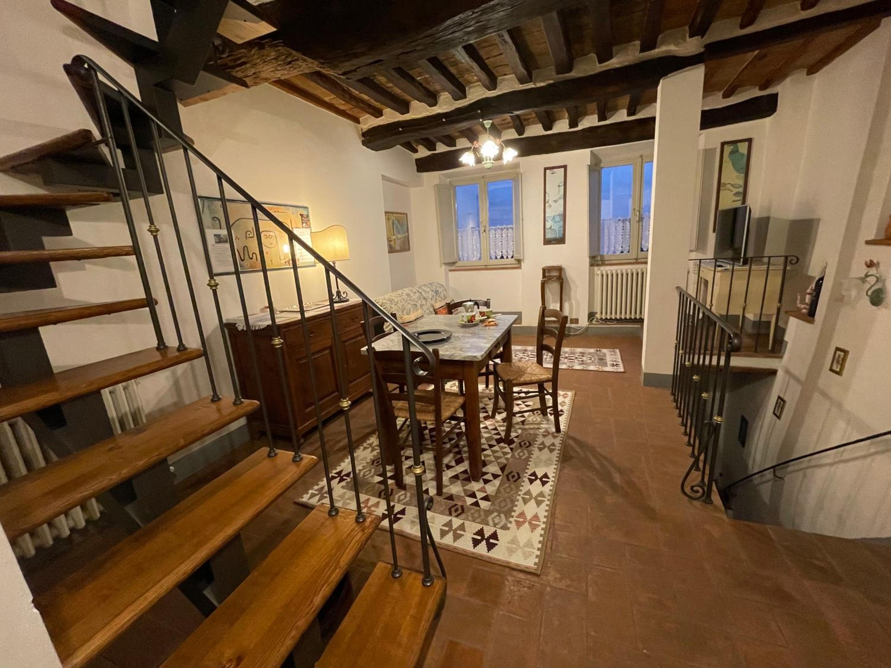 Two-Bedroom House - Photo 2