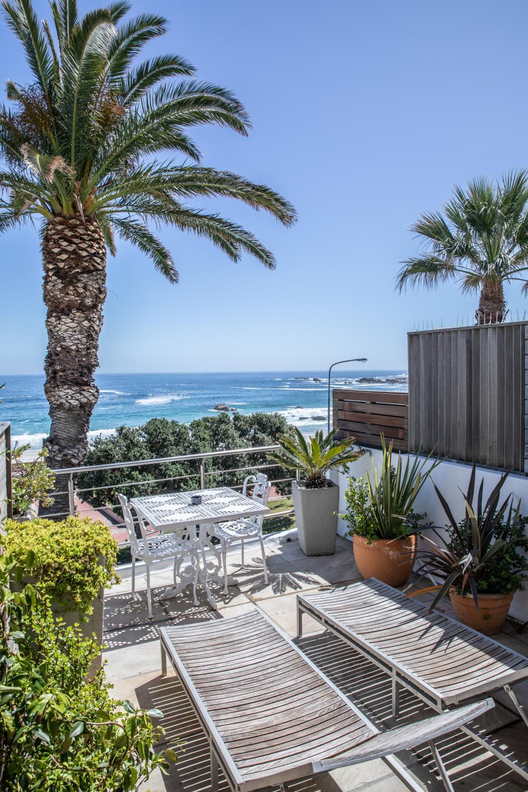 Classic Double Room with Sea View - Photo 29