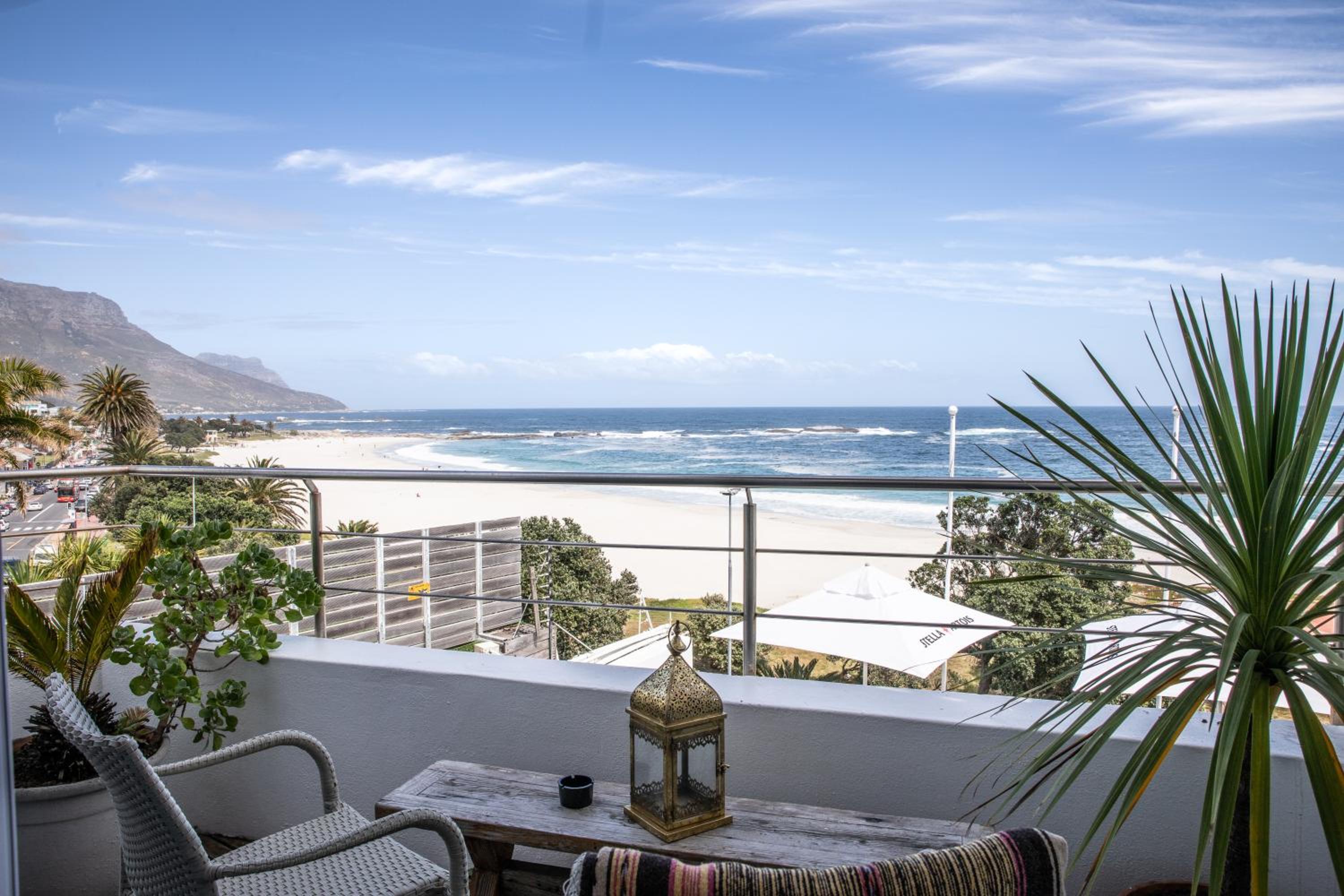 Double Room with Sea View - Photo 8