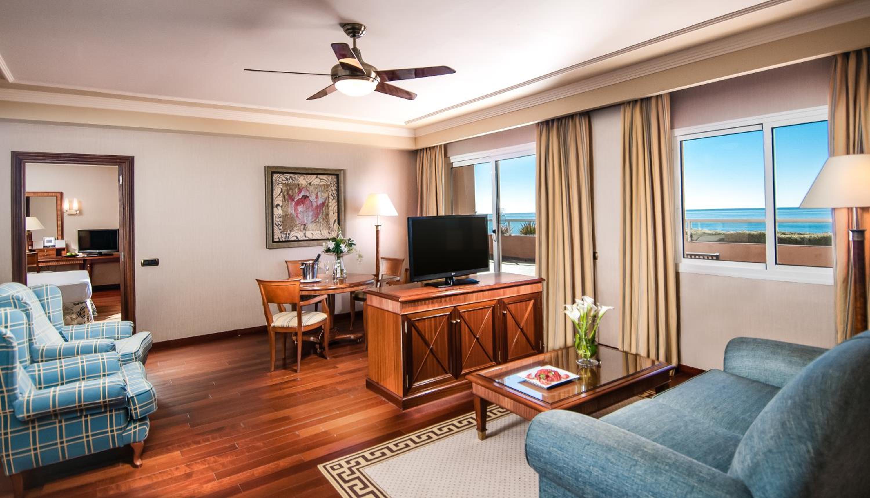 Suite Presidencial (4 adultos + 2 niños)