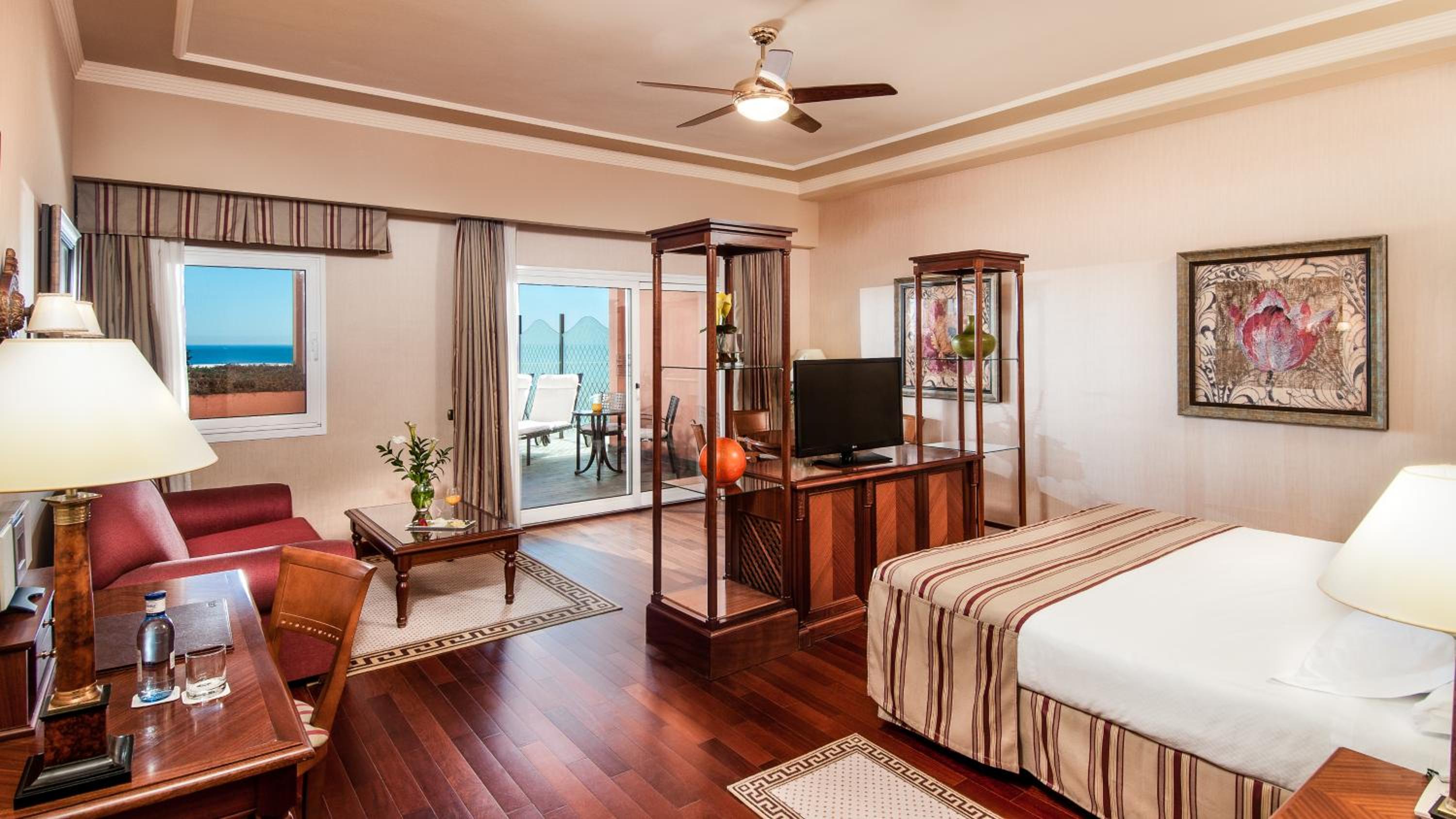 Suite Junior con vista al mar (2 adultos)