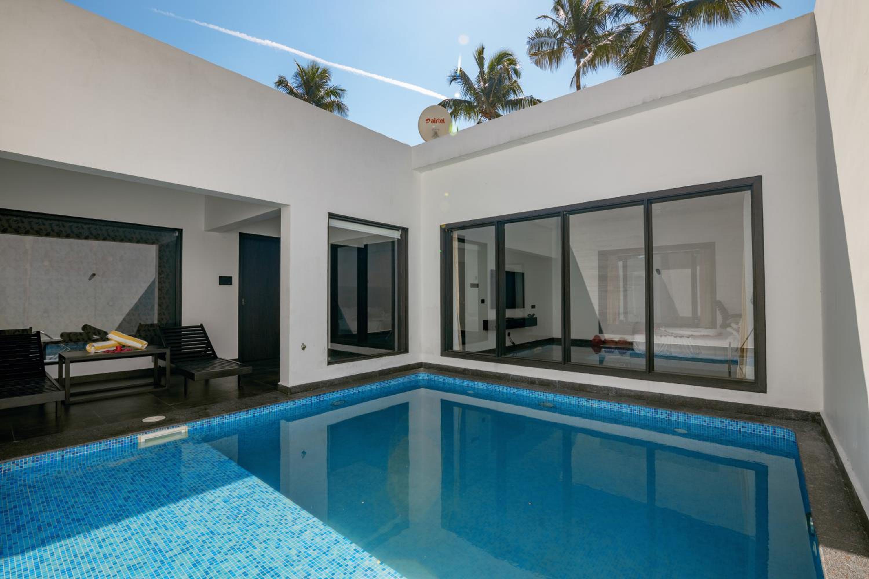 Suite with Private Pool - Photo 4