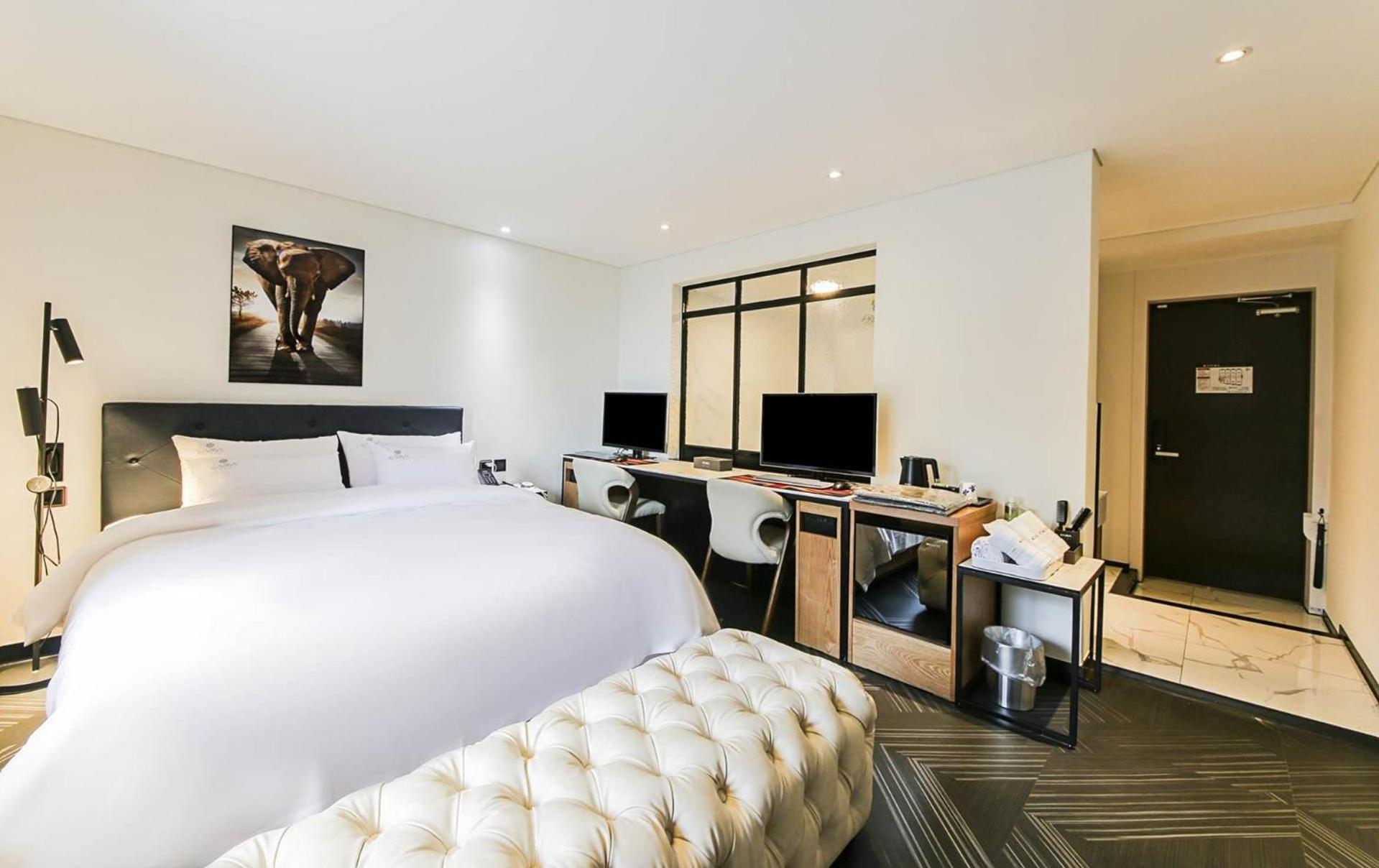 Double Room - Photo 1