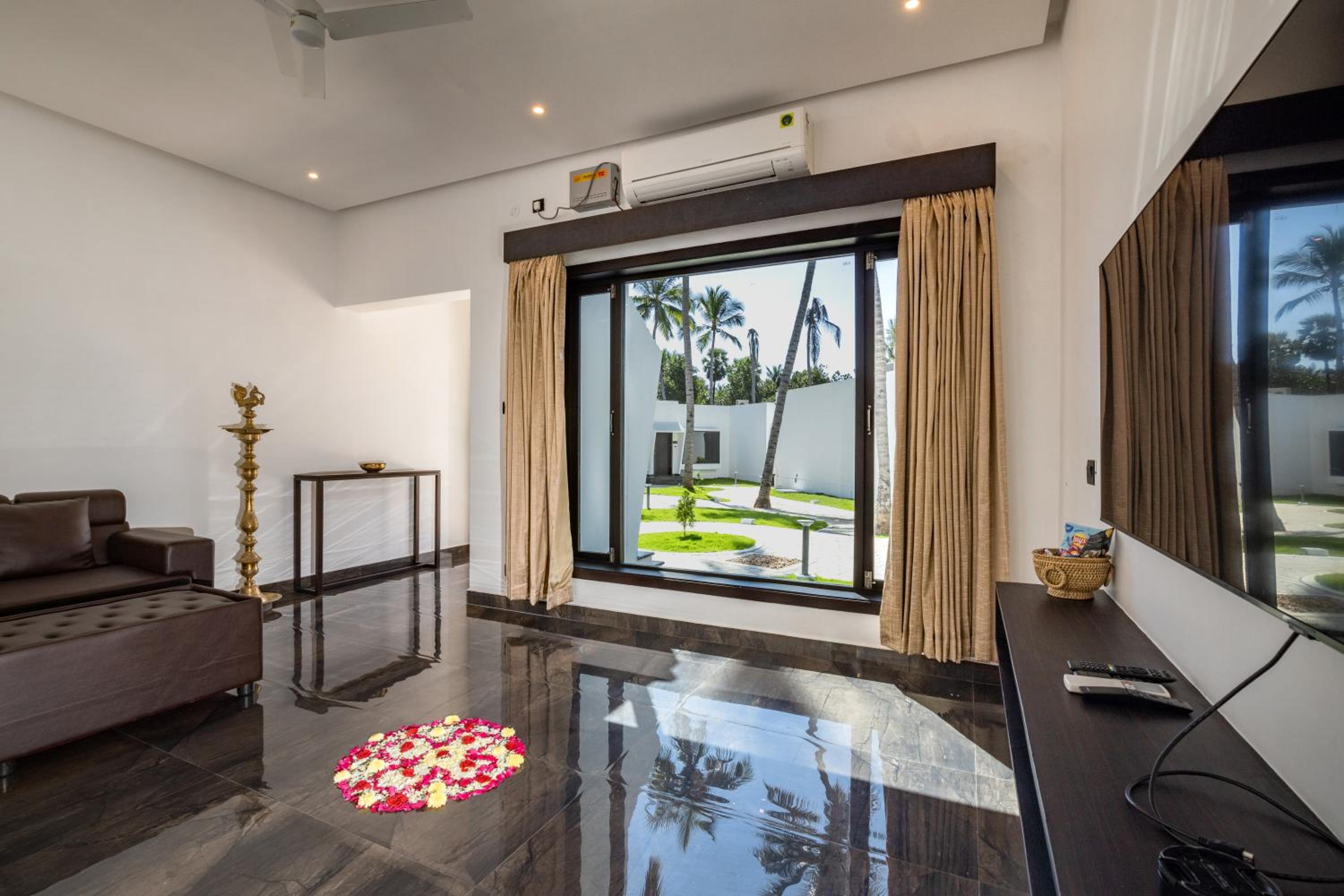 Suite with Private Pool - Photo 1