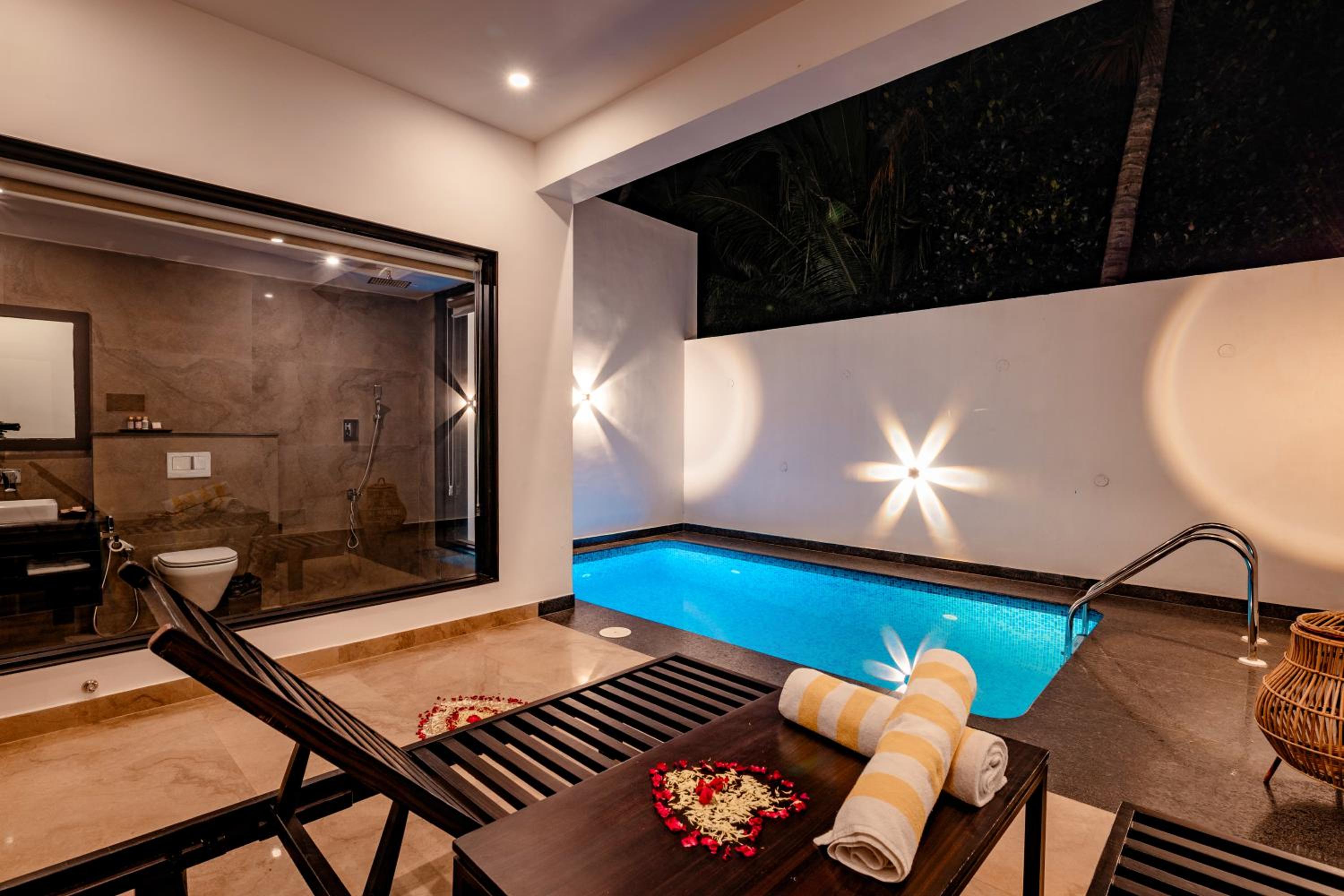 Villa with Private Pool - Photo 7