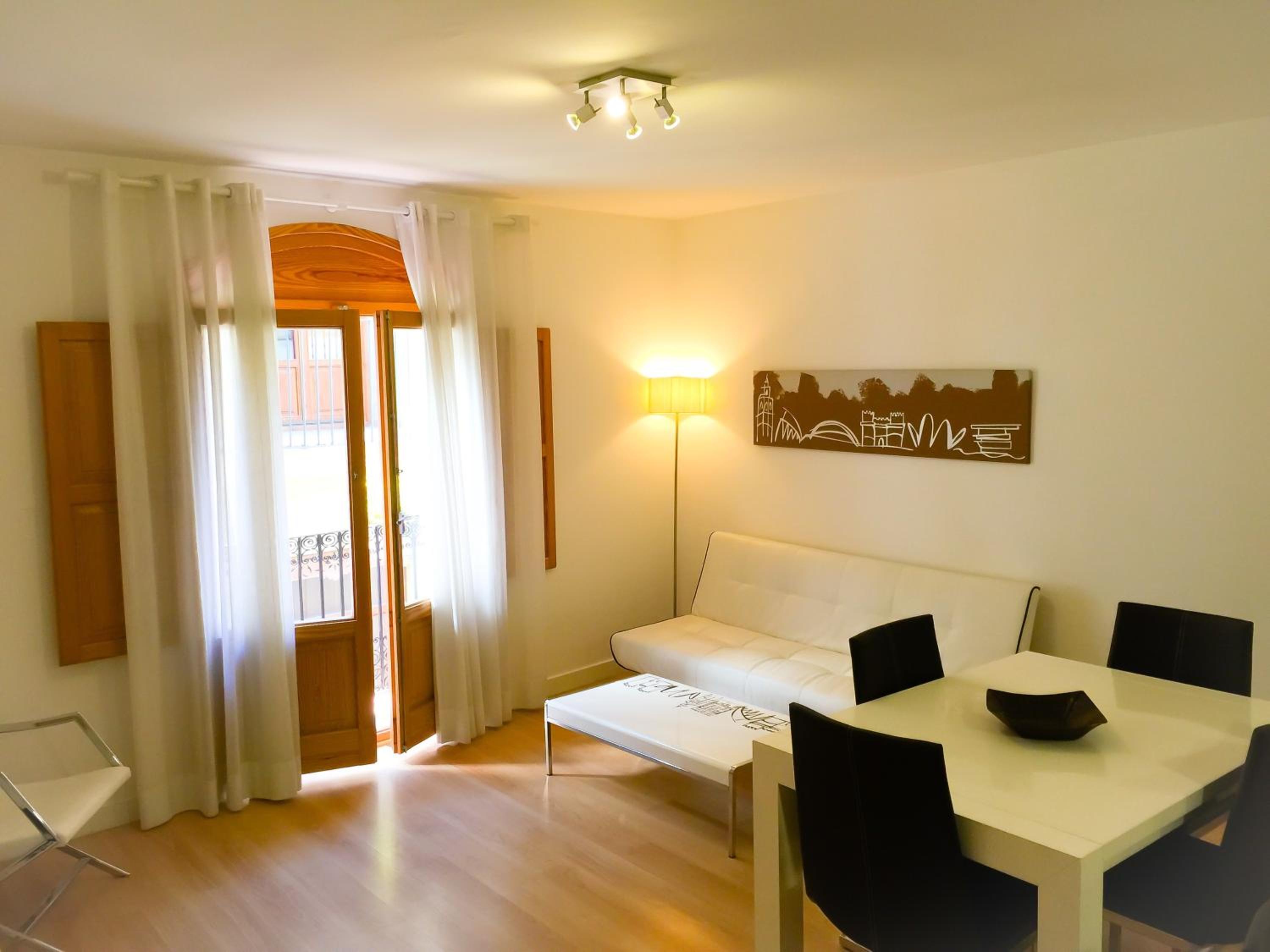 Two-Bedroom Apartment with Balcony - Photo 6