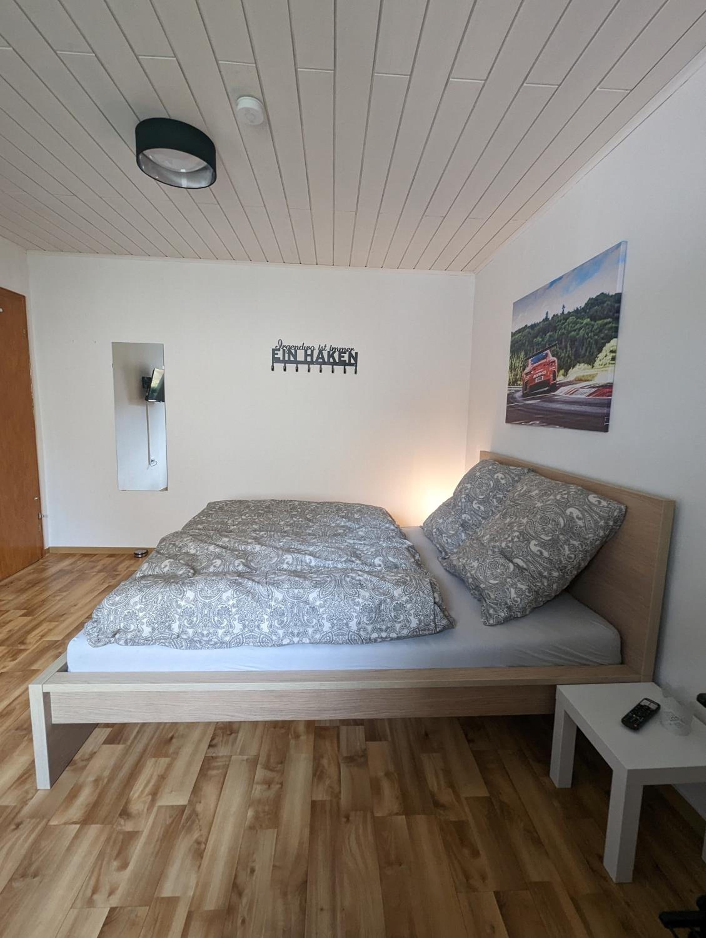 Double Room with Shared Bathroom photo 3