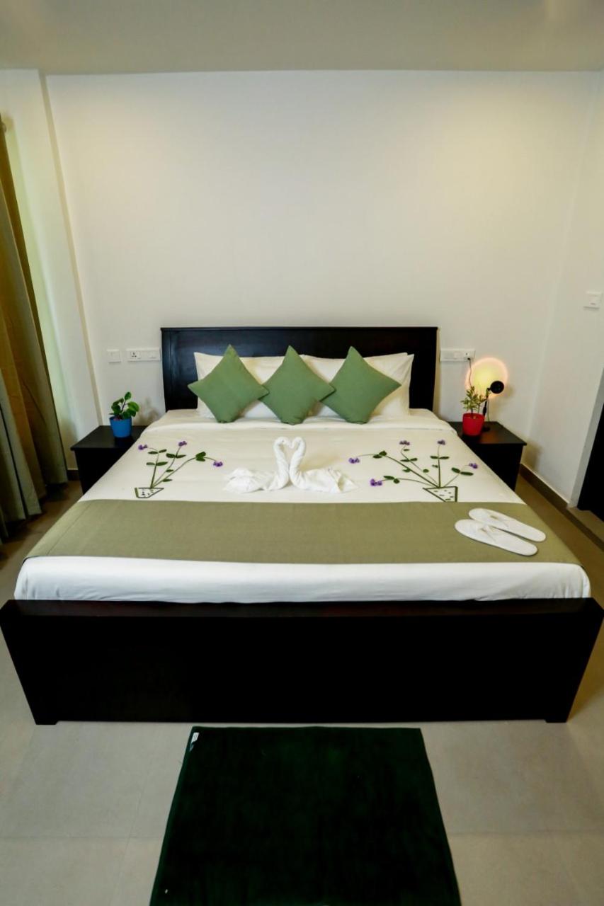 Deluxe Double Room with Balcony - Photo 2